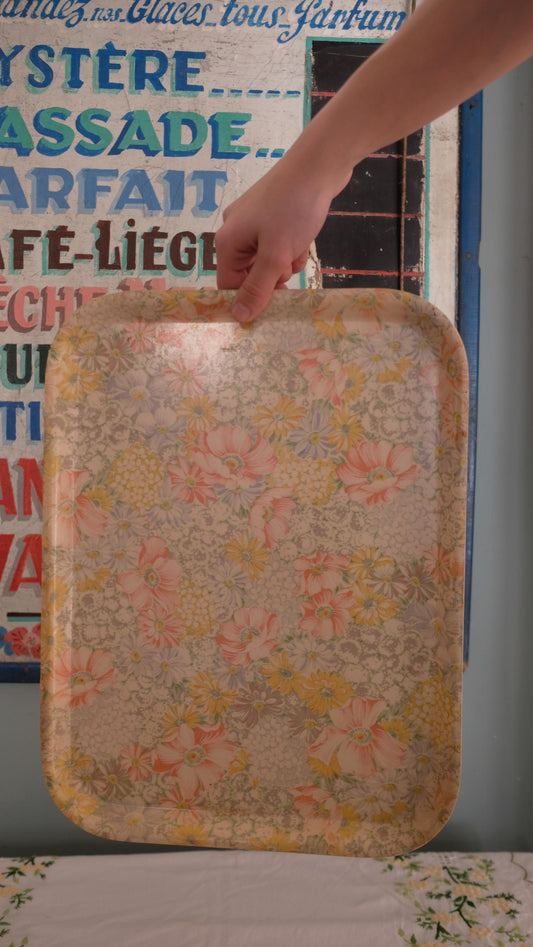 Plateau vintage fleuri en fibre de verre