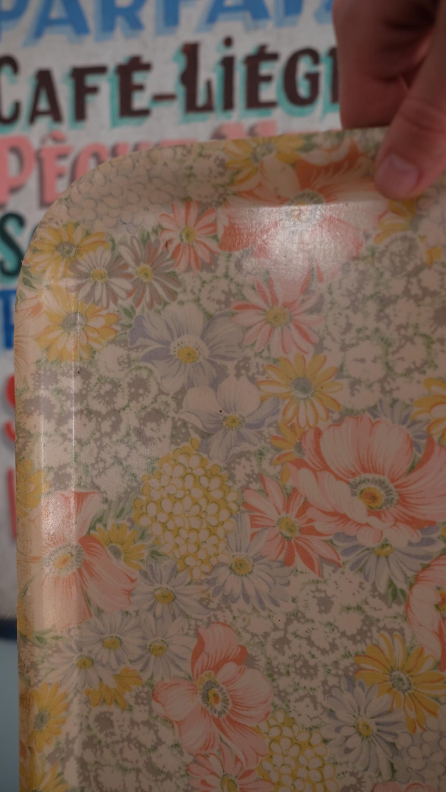 Plateau vintage fleuri en fibre de verre