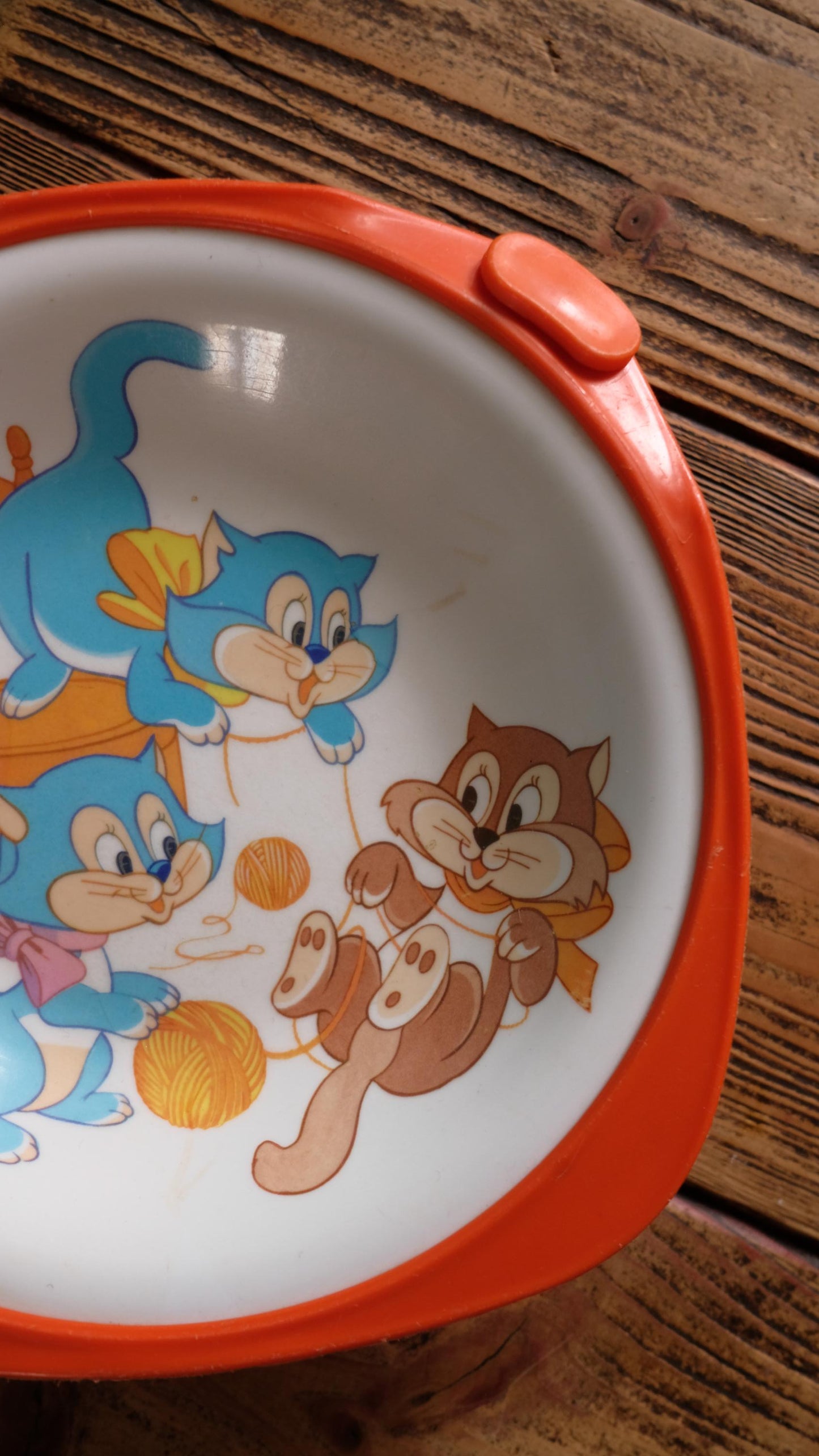 Assiette à bouillie vintage motifs chats de cartoon