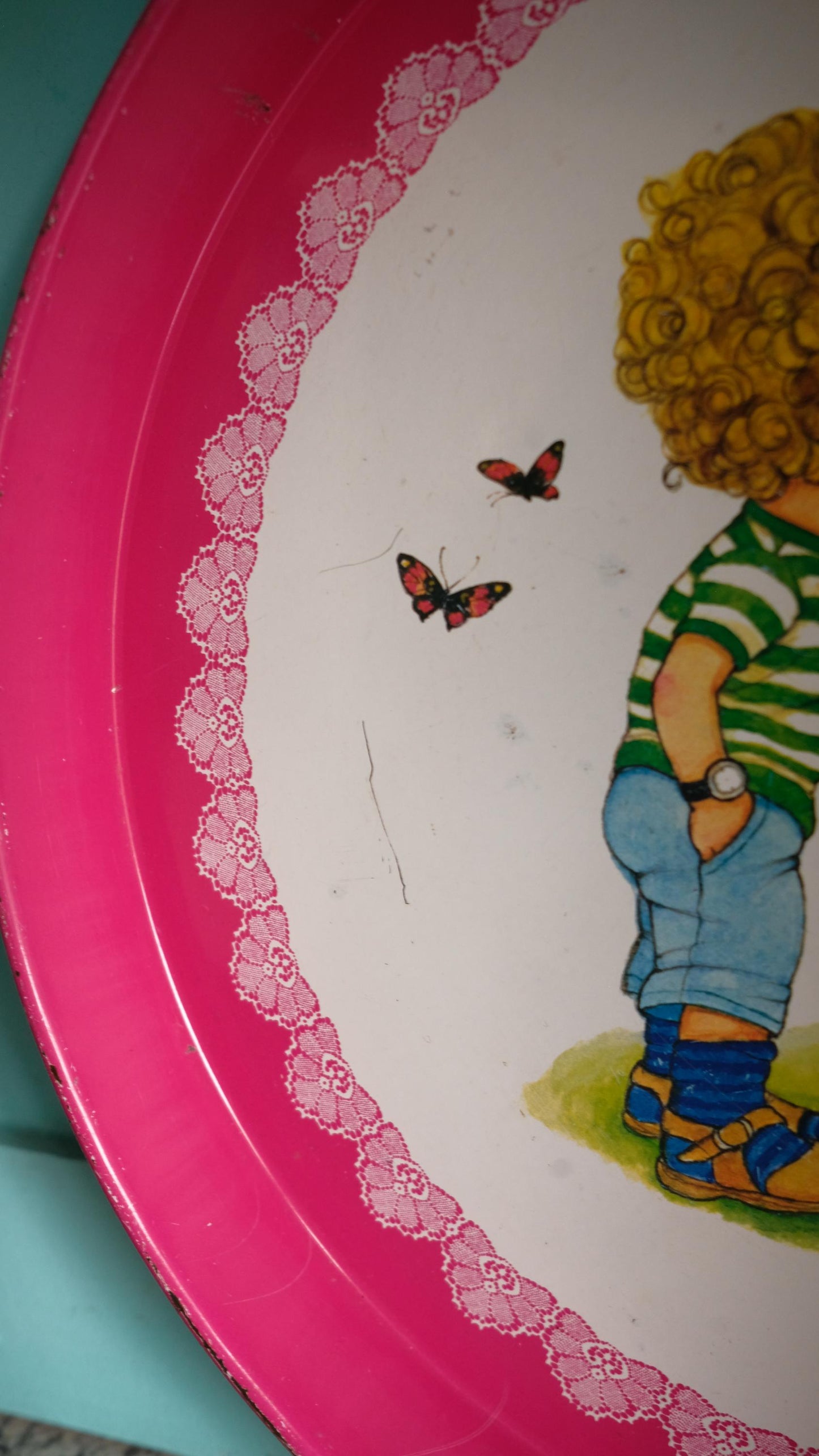 Plateau virojanglor vintage illustré par Mira Fujita