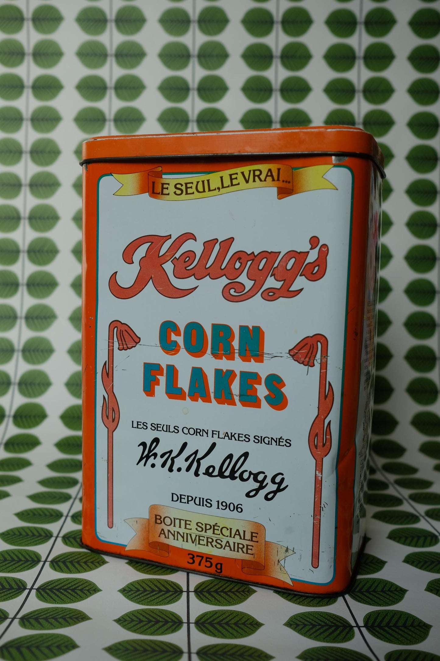 Boîte de kellog's corn flakes en métal