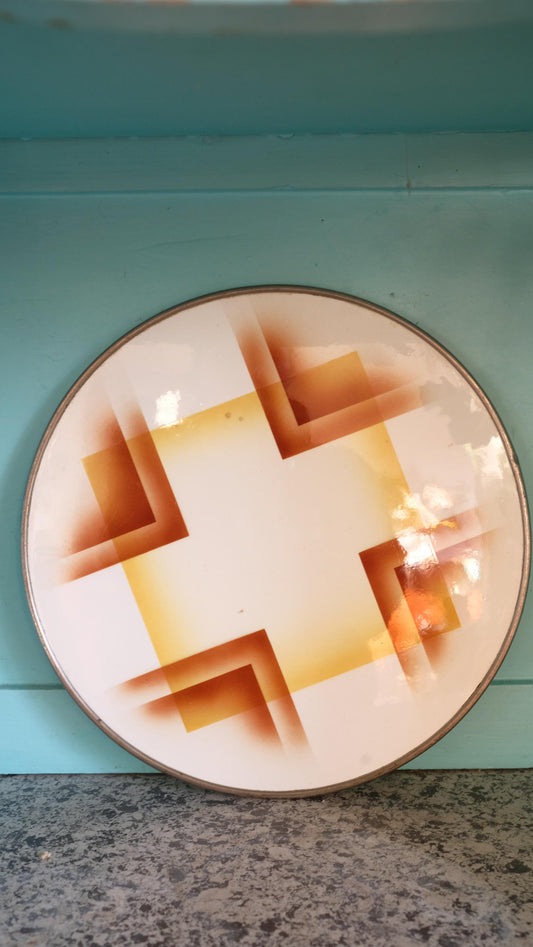 Plat de présentation vintage en céramique cerclé de métal