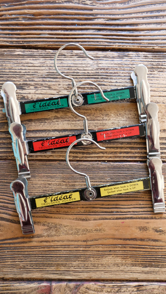 Lot de trois cintre télescopiques à pantalon "l'idéal' vintage