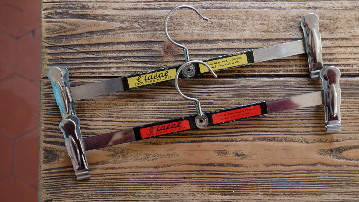 Lot de deux cintres téléscopiques vintage l'idéal