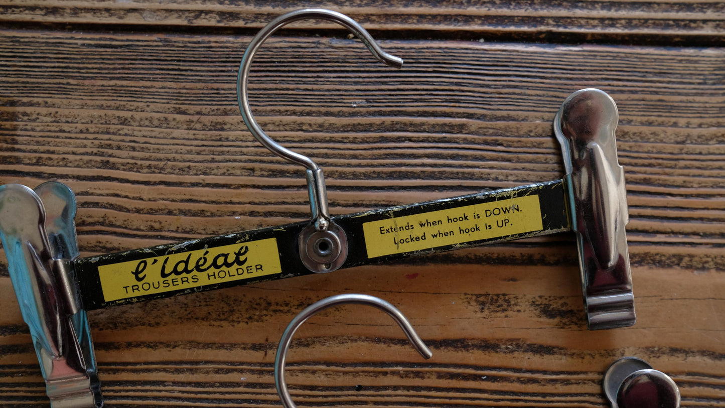 Lot de deux cintres téléscopiques vintage l'idéal