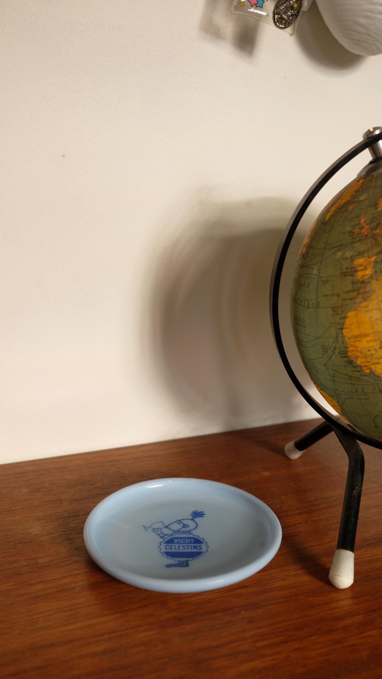 Cendrier publicitaire Vichy Célestin vintage en opaline