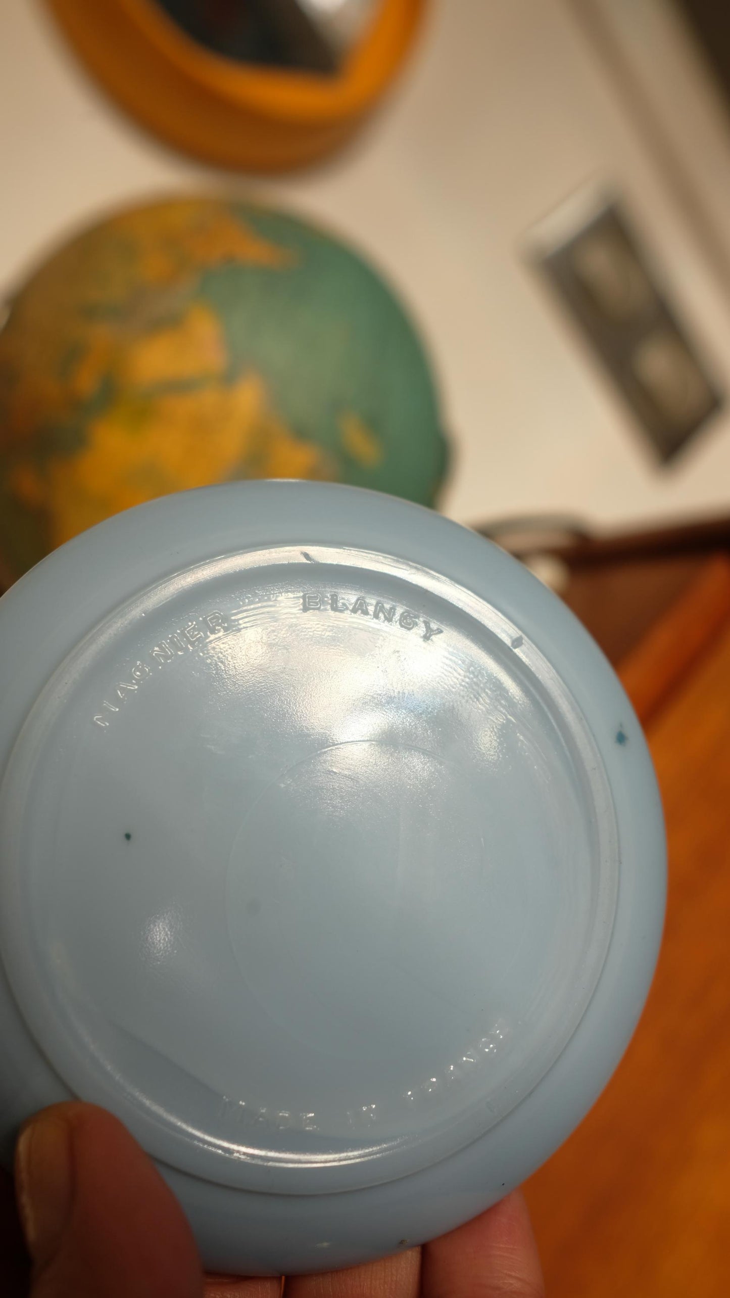 Cendrier publicitaire Vichy Célestin vintage en opaline