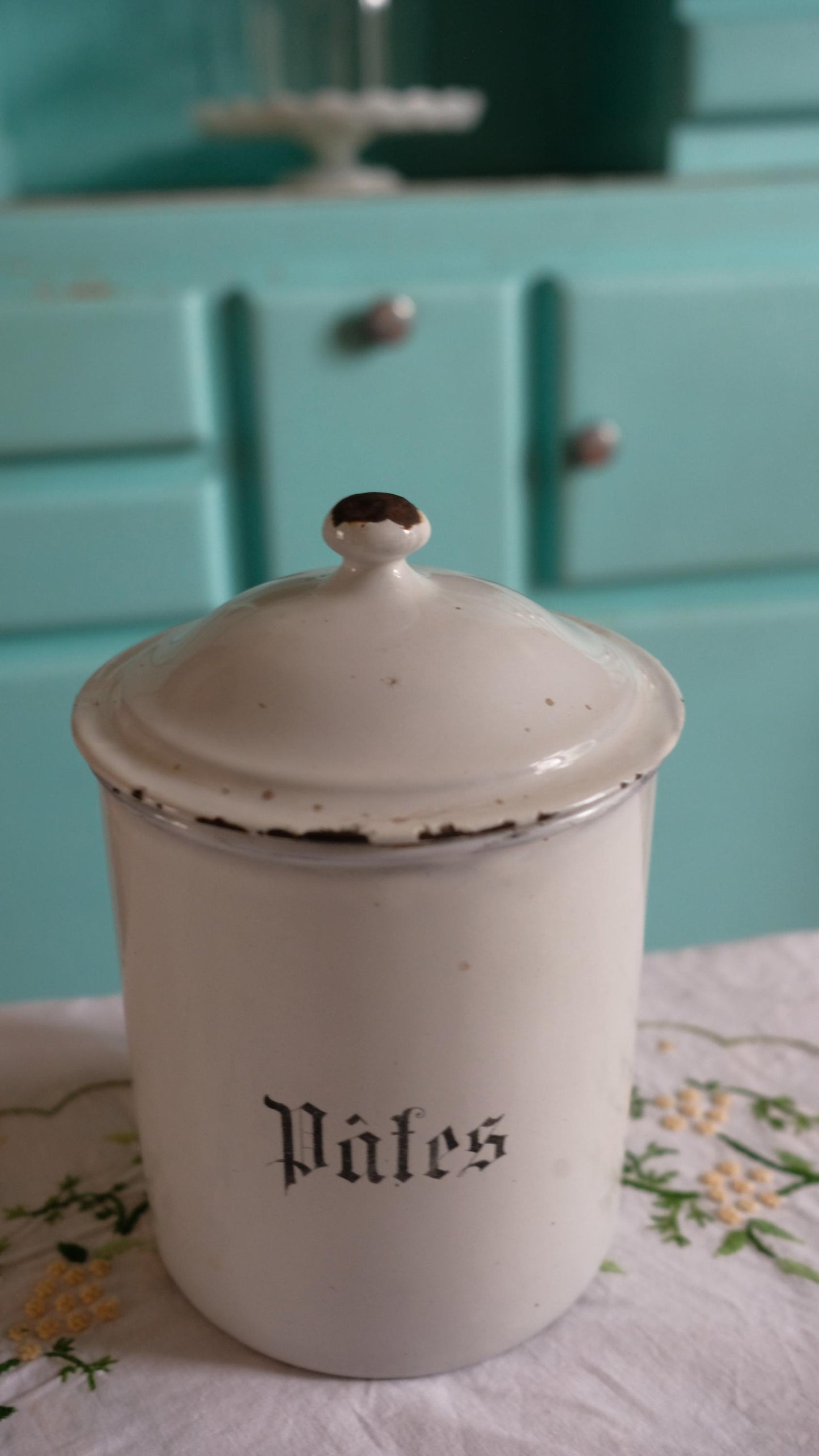 Pot pâtes vintage en tôle émaillée