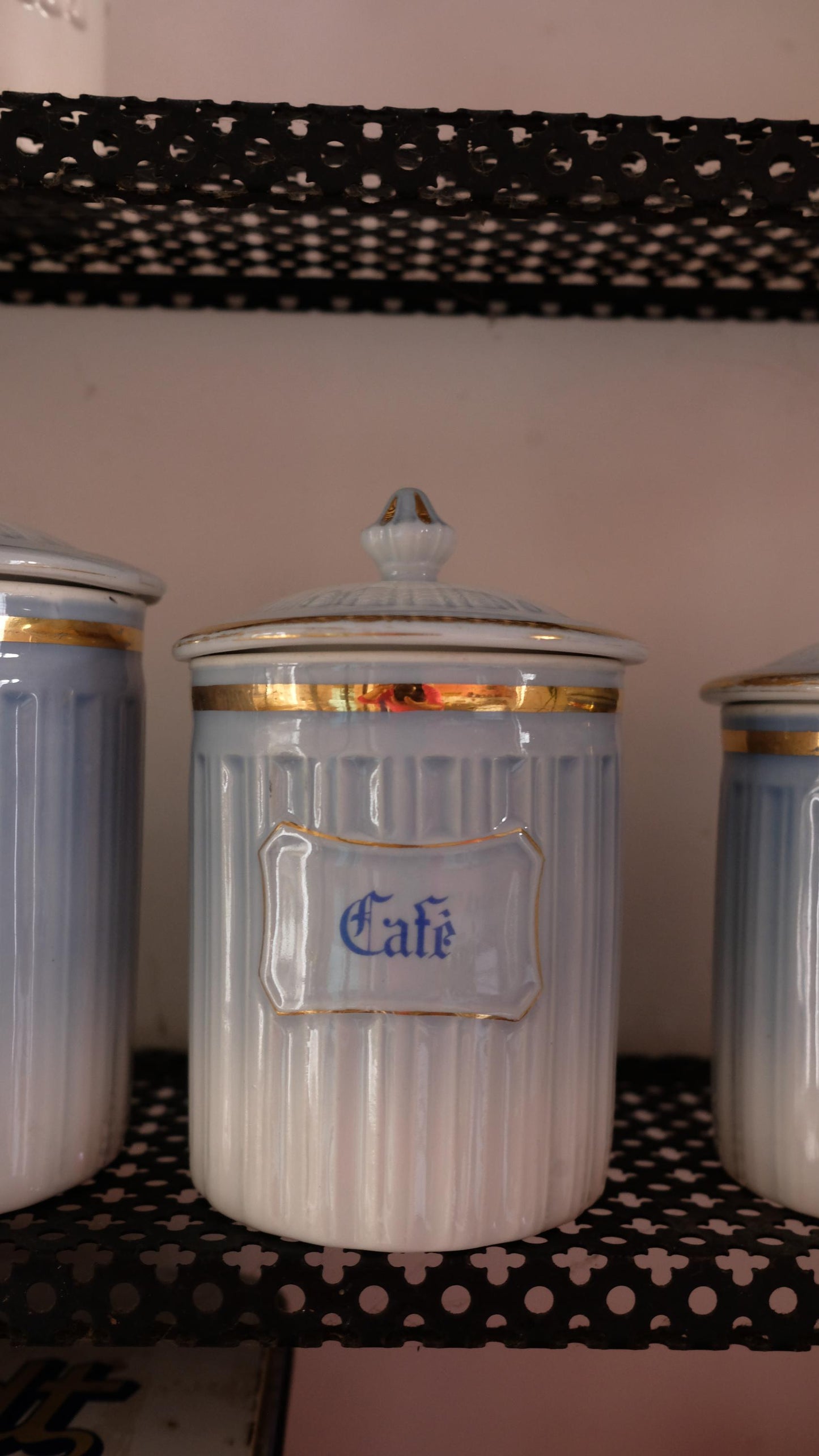 Lot de trois pots de stockage vintage en aluminite Prugier