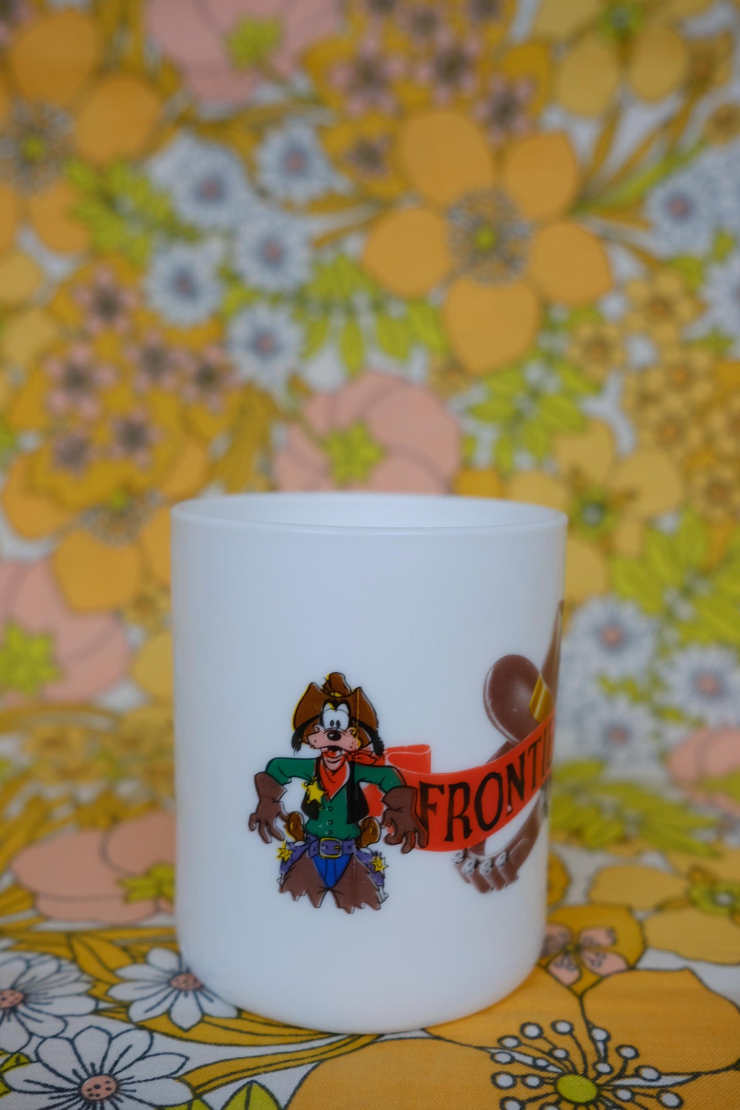 Mug publicitaire Eurodisney/Esso en arcopal