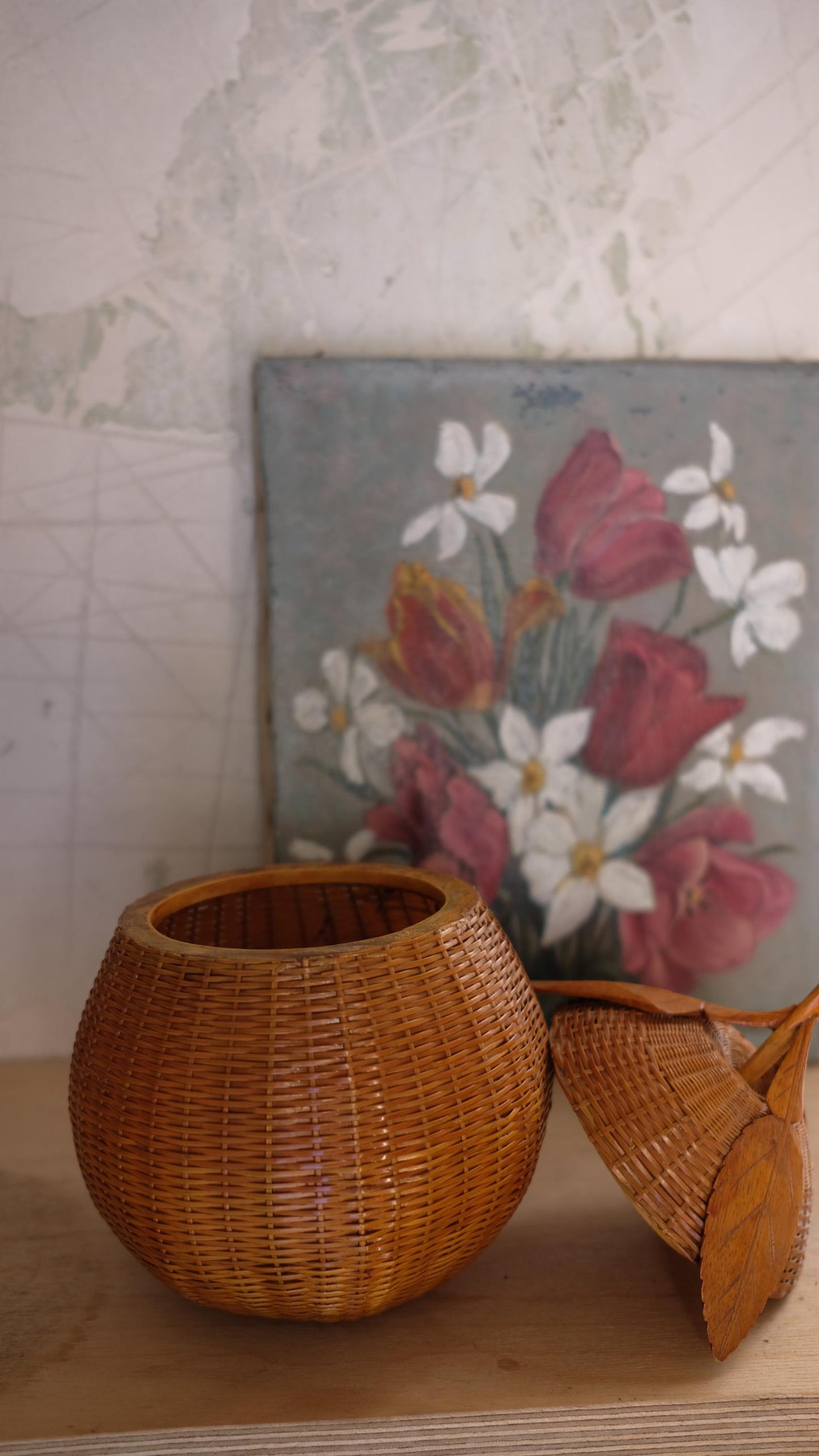 Panier en osier vintage en forme de poire