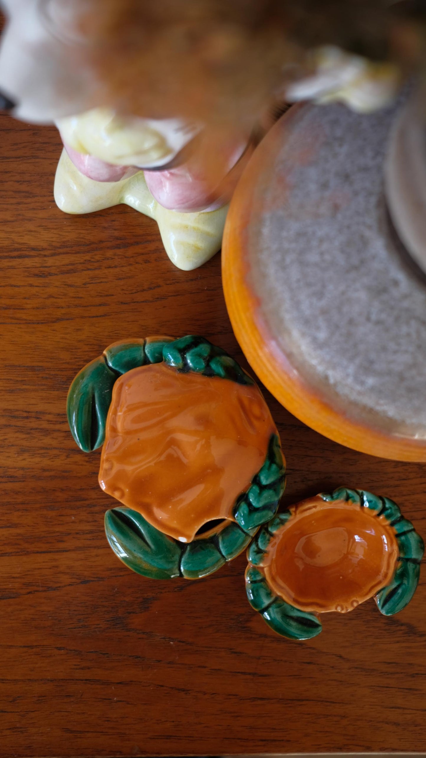 Boites vintage en céramique en forme de crabes