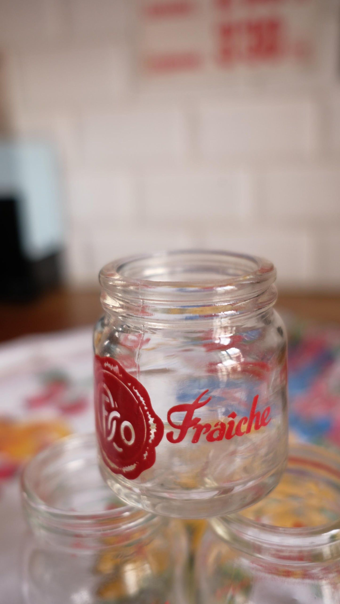 Lot de trois pots de yahourt vintage en verre