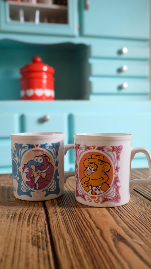 Lot de deux mugs muppets made in England