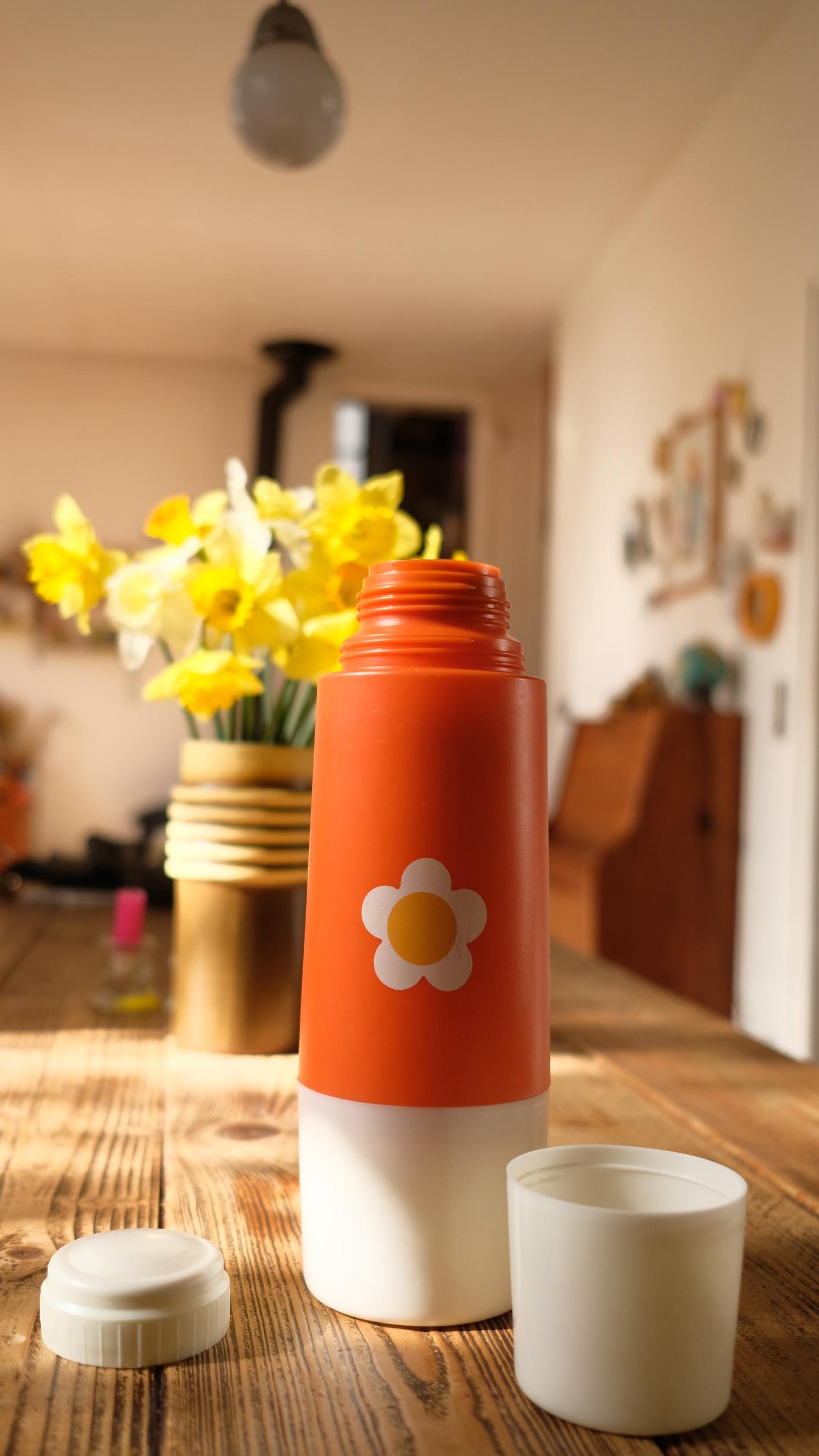 Thermos vintage en plastique motif fleurs
