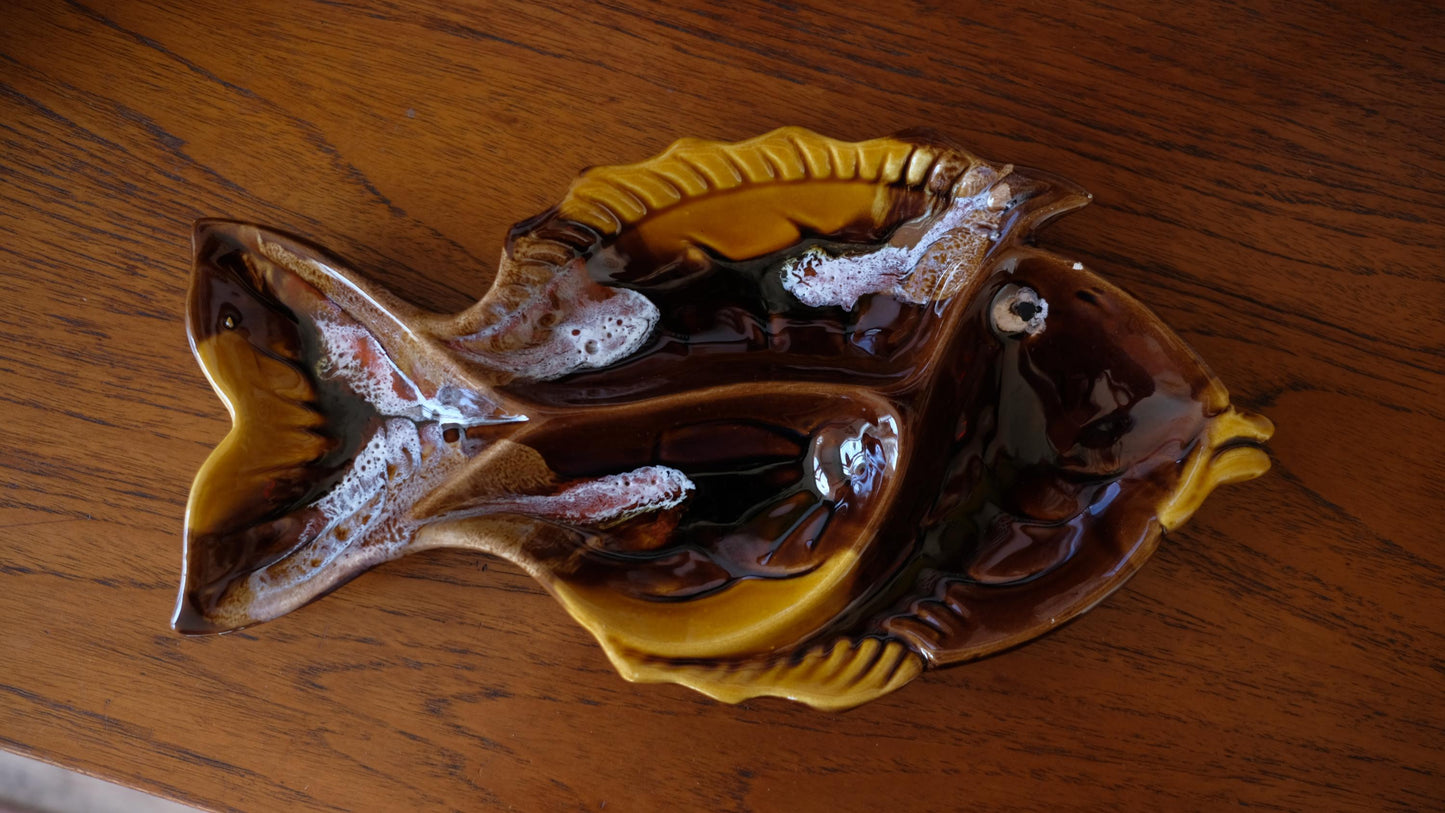 Plat à apéritifs Vallauris vintage en forme de poisson