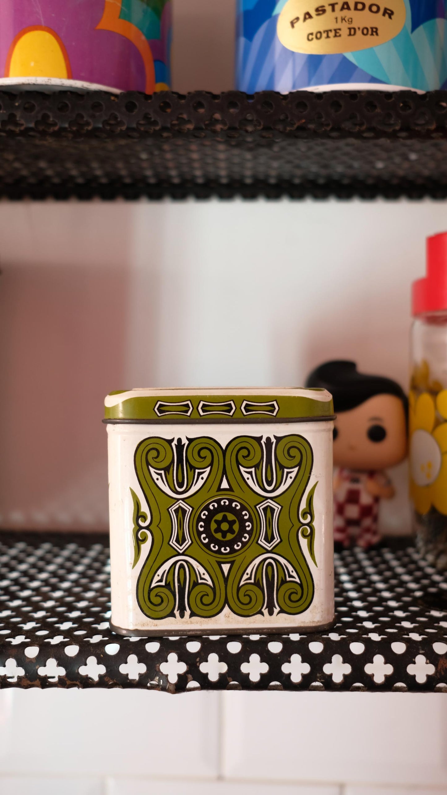 Boîte à thé vintage en métal