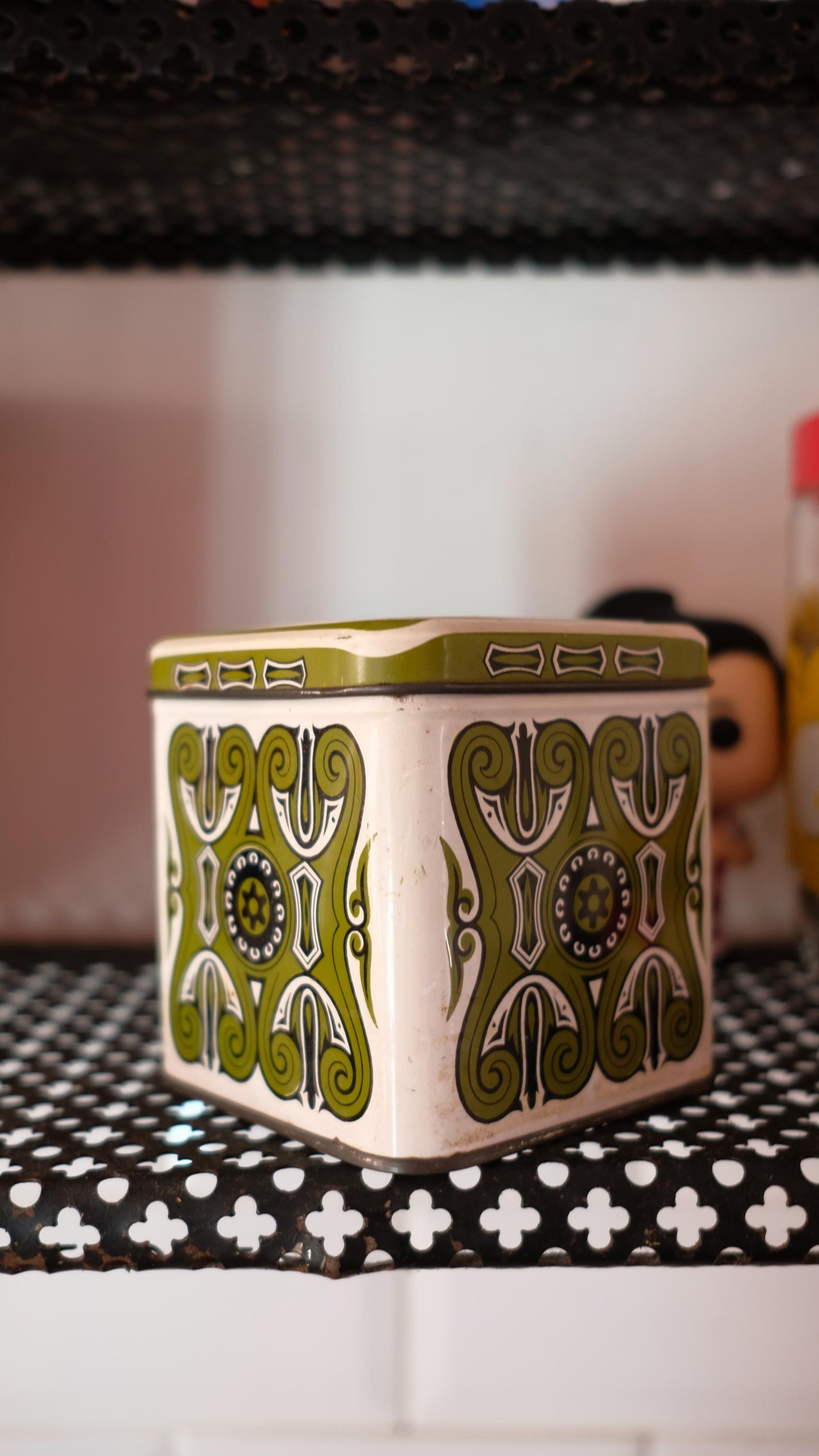 Boîte à thé vintage en métal