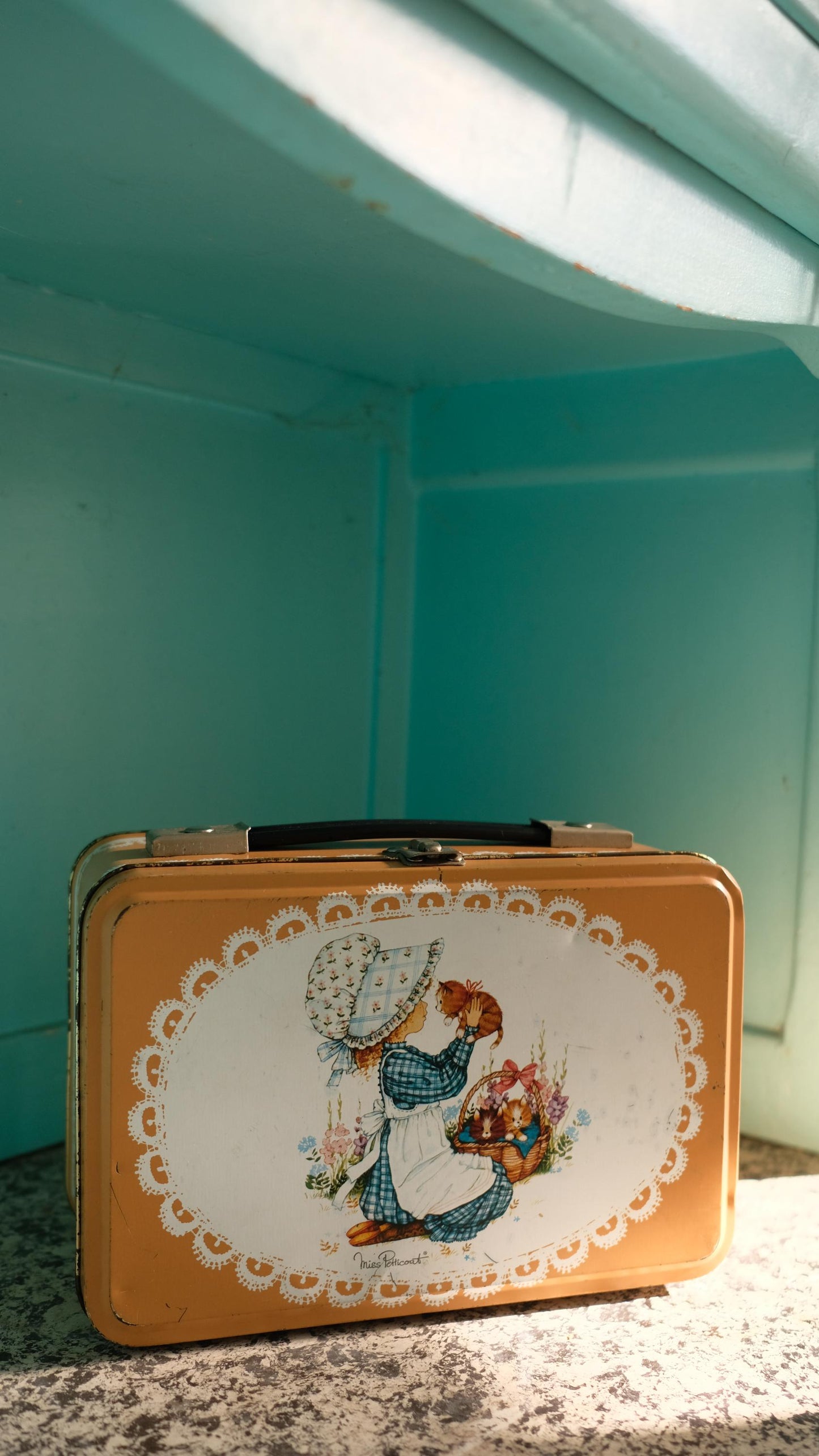 Valisette/ Lunchbox vintage en métal Miss Petticoat