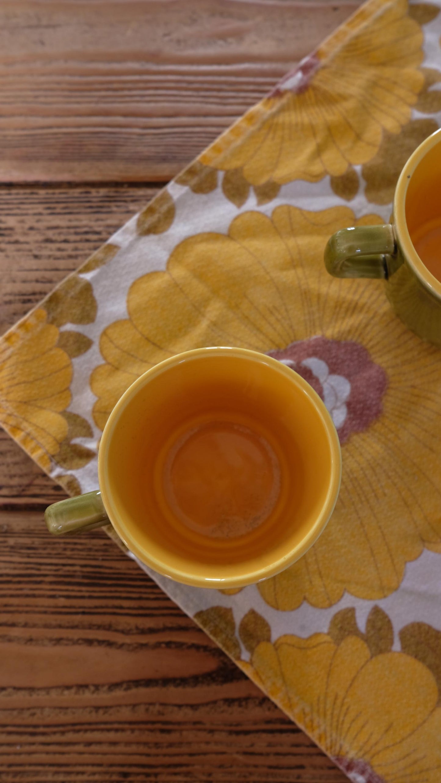 Lot de quatre tasses Sarreguemines vintage