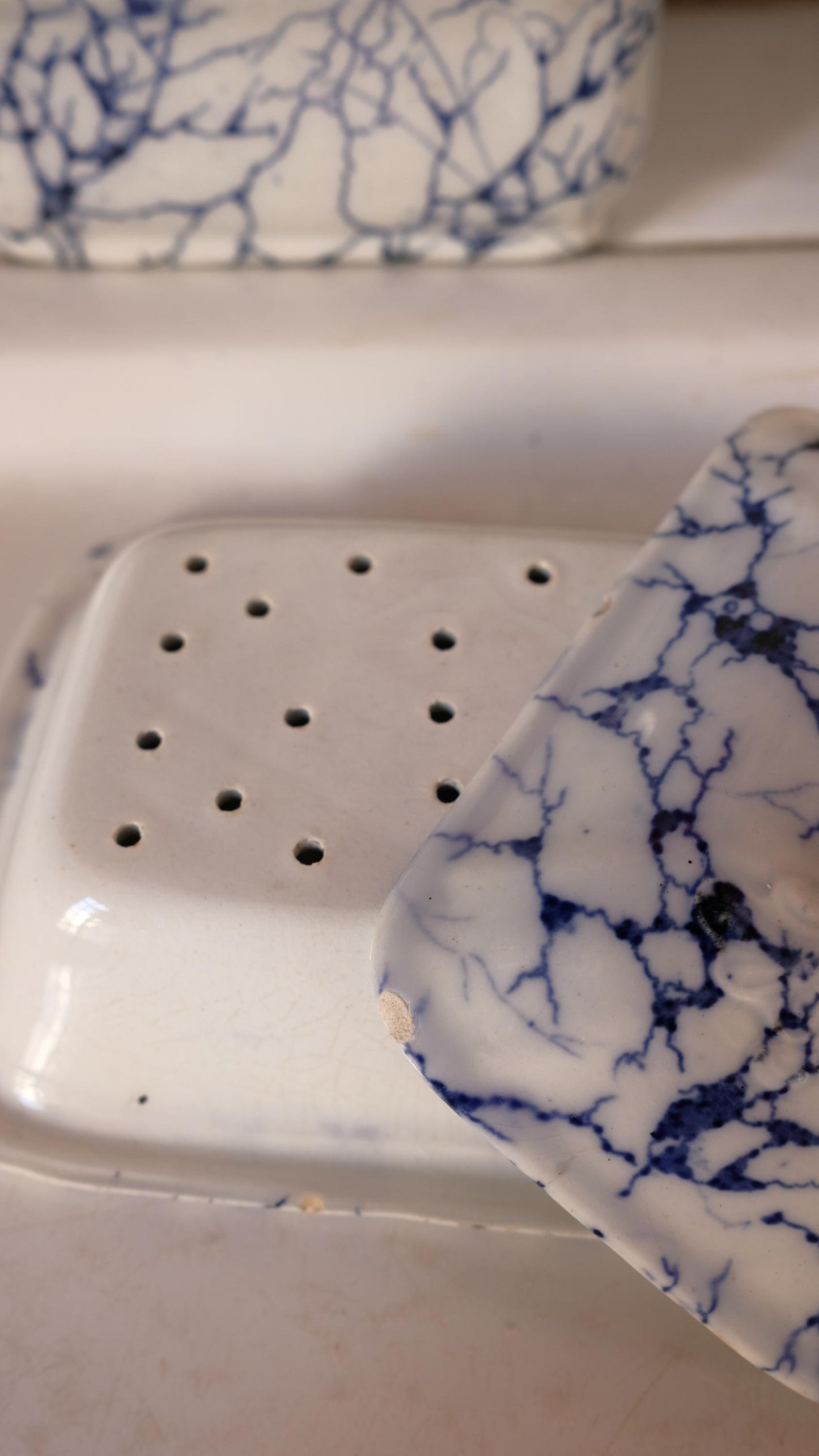 Porte savon vintage des faïenceries Creil et Montereau