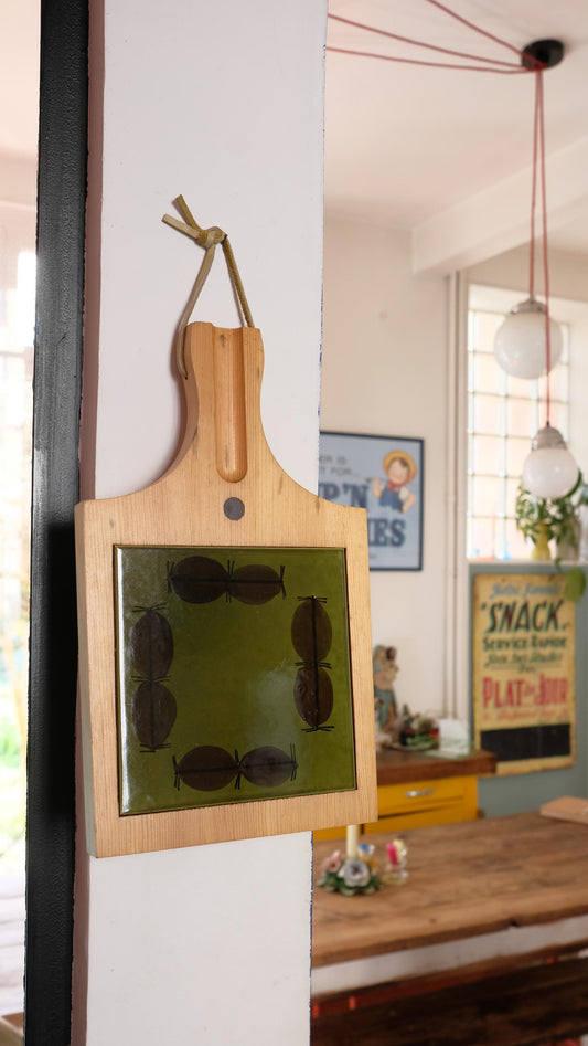 Planche apéritive vintage en bois et céramique