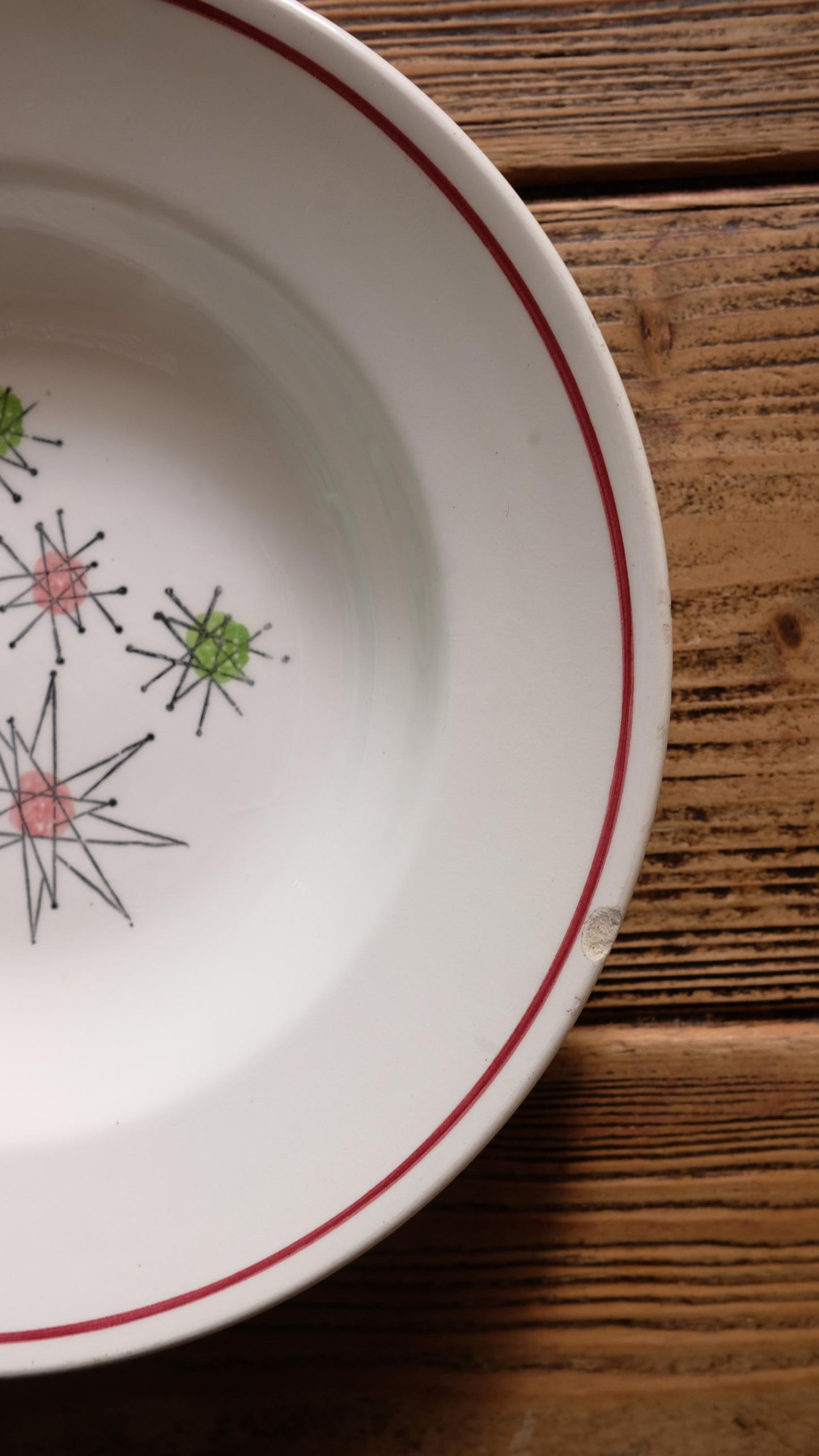 Lot de trois assiettes creuses vintage Gien Marie Claude, style Starbust