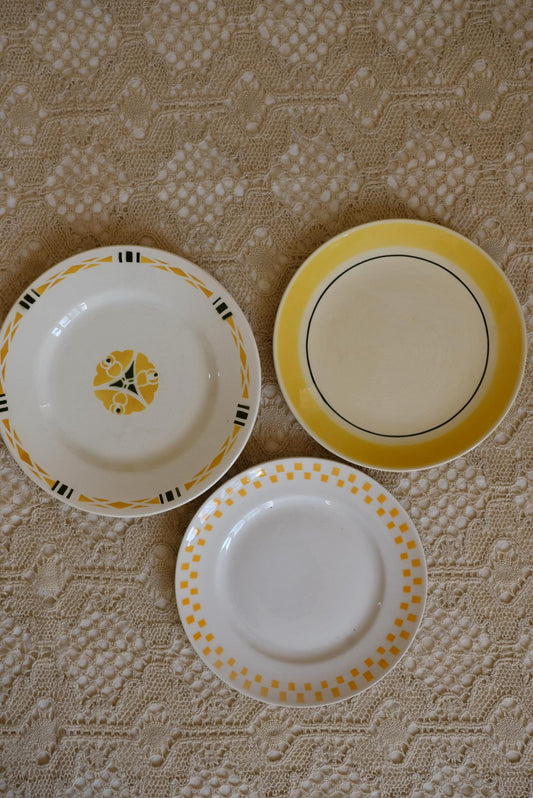 Sélection d'assiettes jaunes