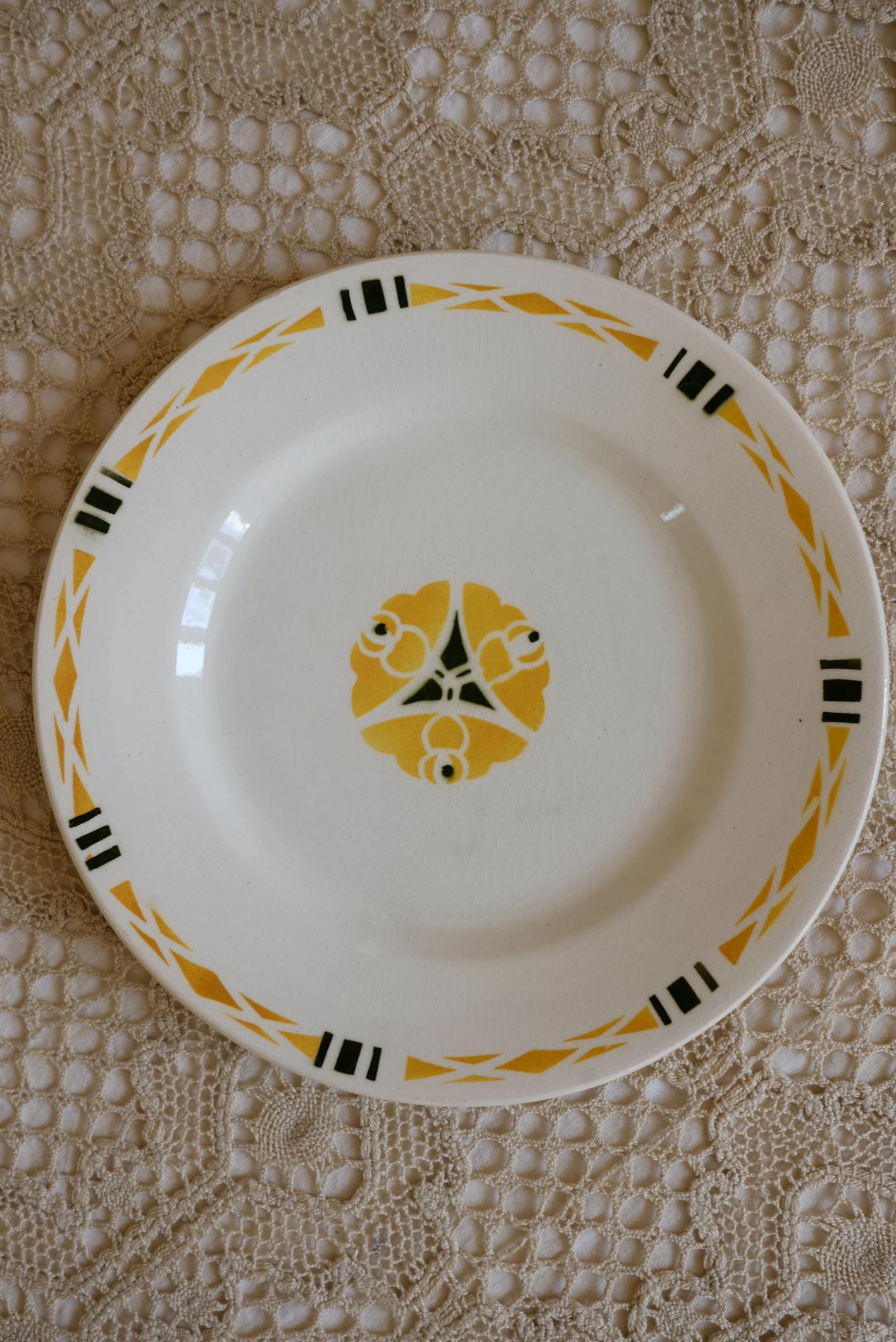 Sélection d'assiettes jaunes