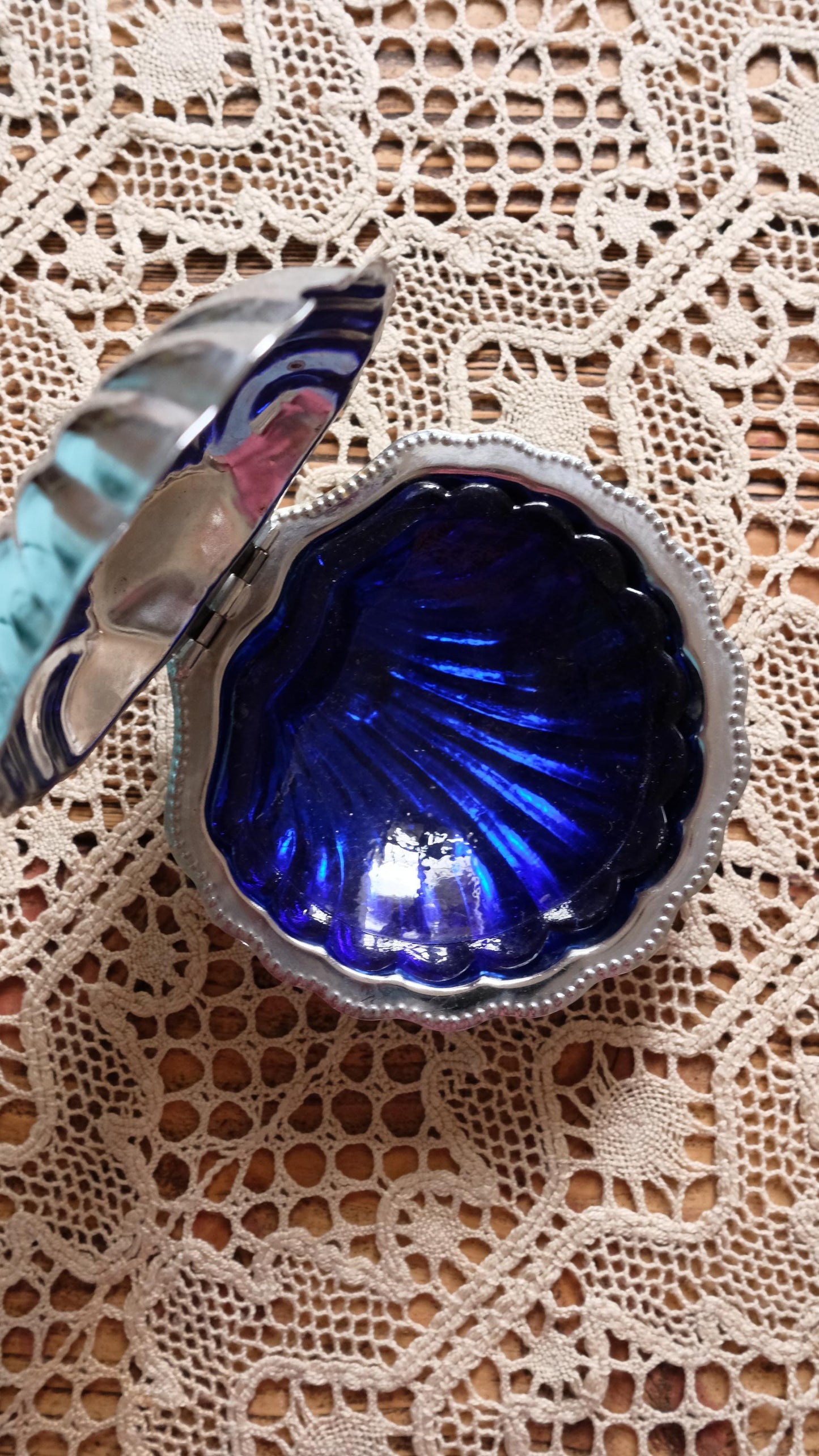 Beurrier coquillage vintage en métal argenté et verre
