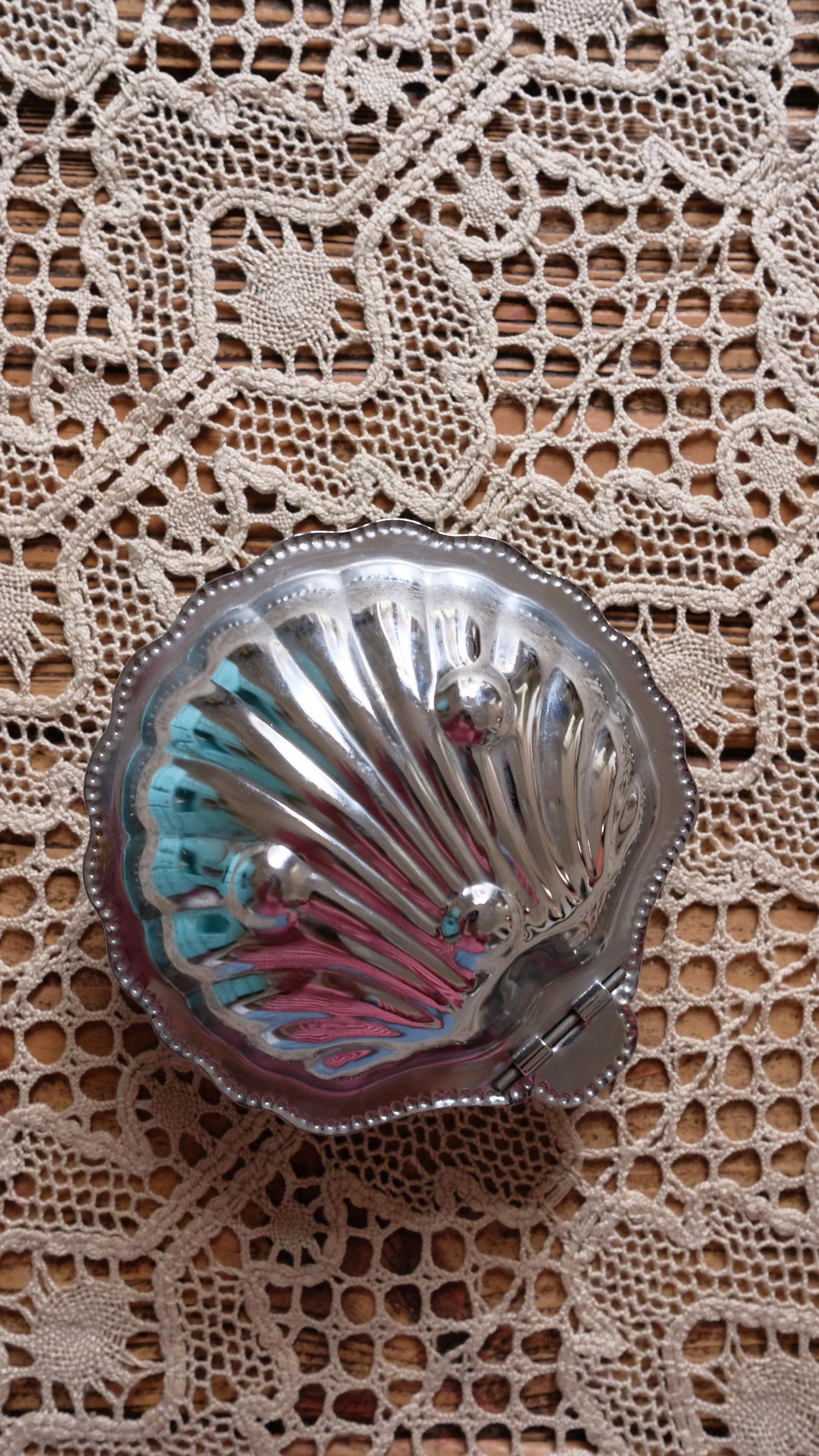 Beurrier coquillage vintage en métal argenté et verre