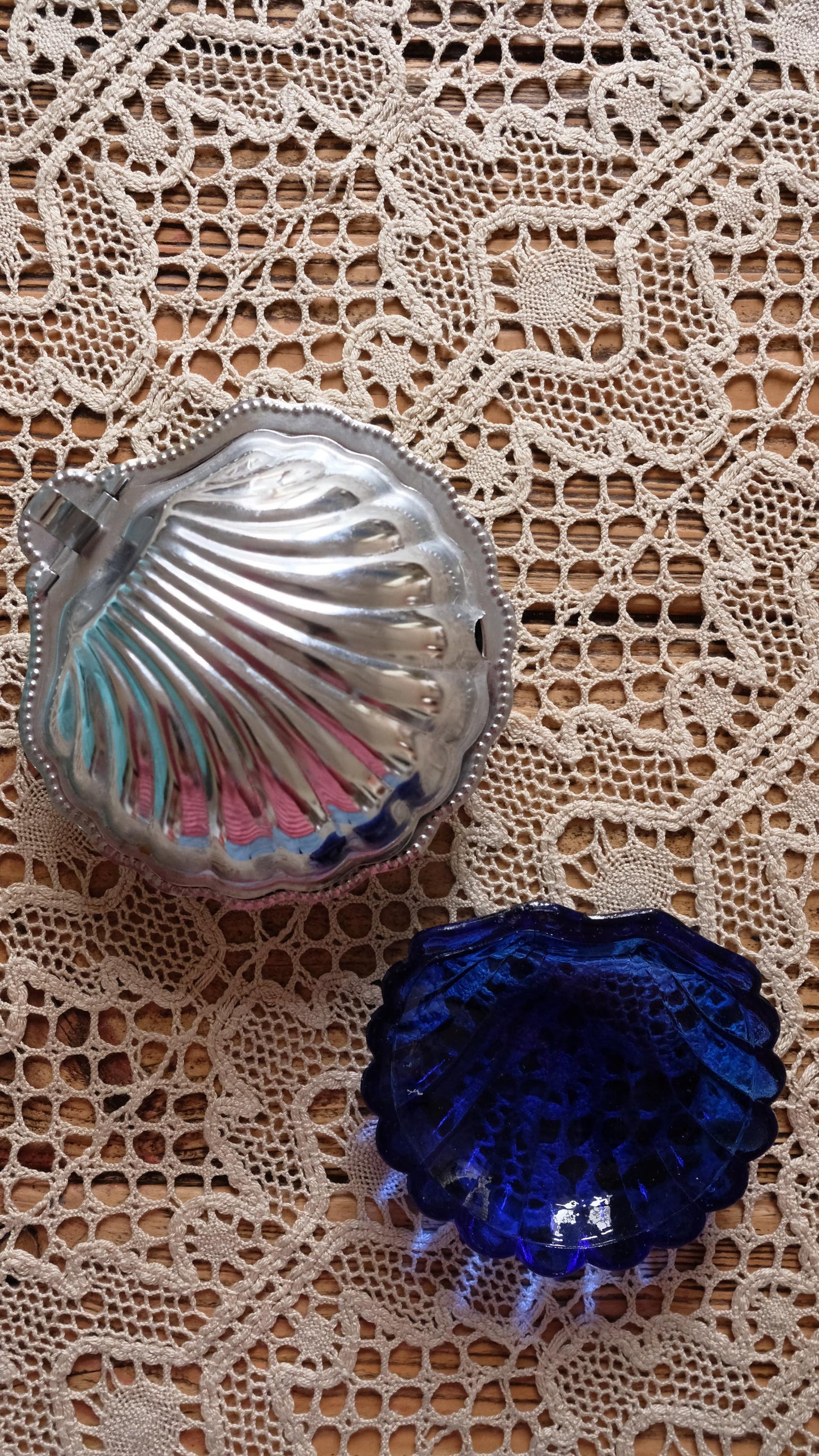 Beurrier coquillage vintage en métal argenté et verre