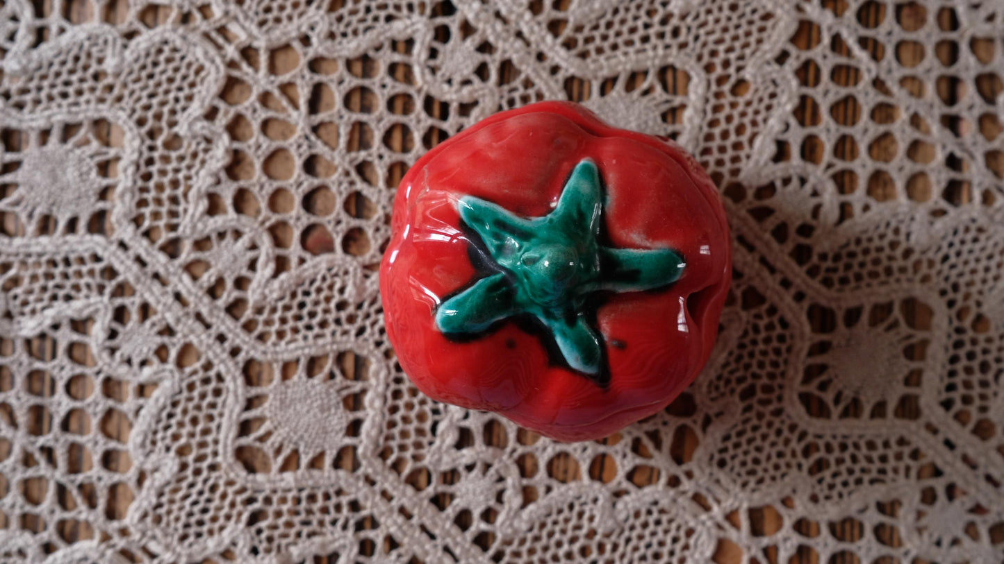 Boîte/moutardier en barbotine tomate vintage