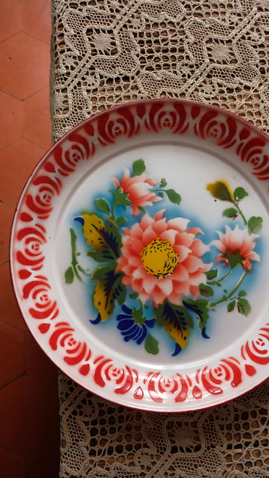 Plateau vintage en tôle émaillée