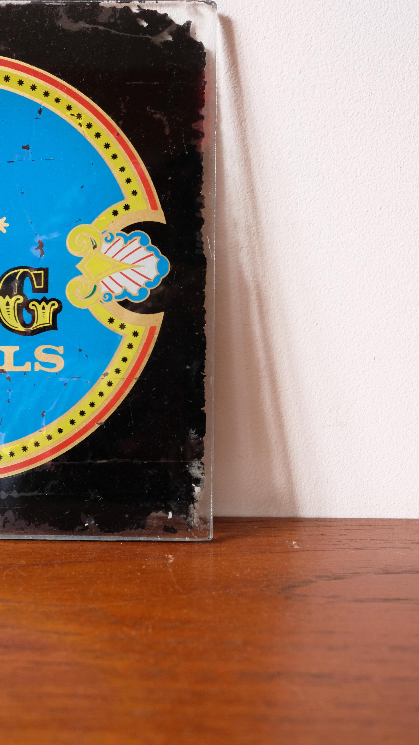 Plaque de machine à sous vintage en verre peint