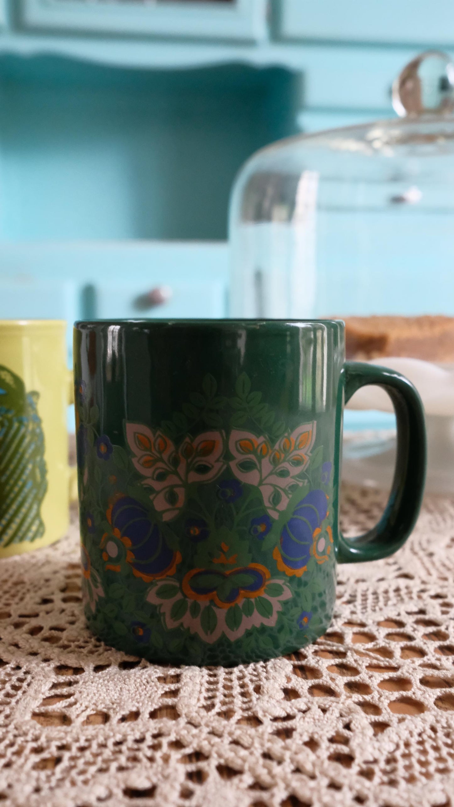 Lot de deux mugs Staffordshire made in England vintage