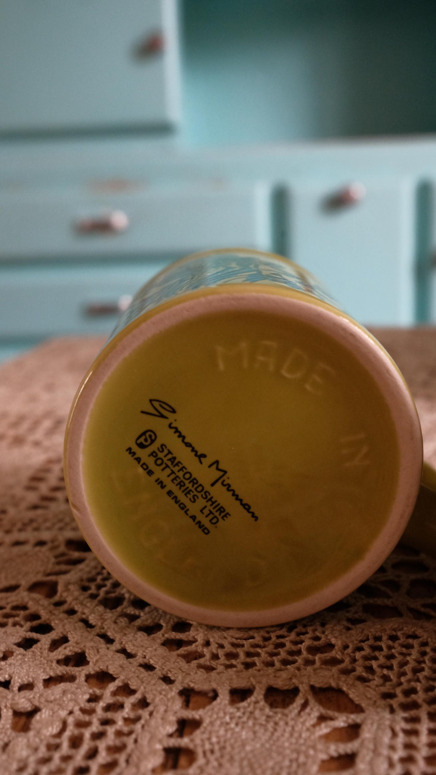 Lot de deux mugs Staffordshire made in England vintage