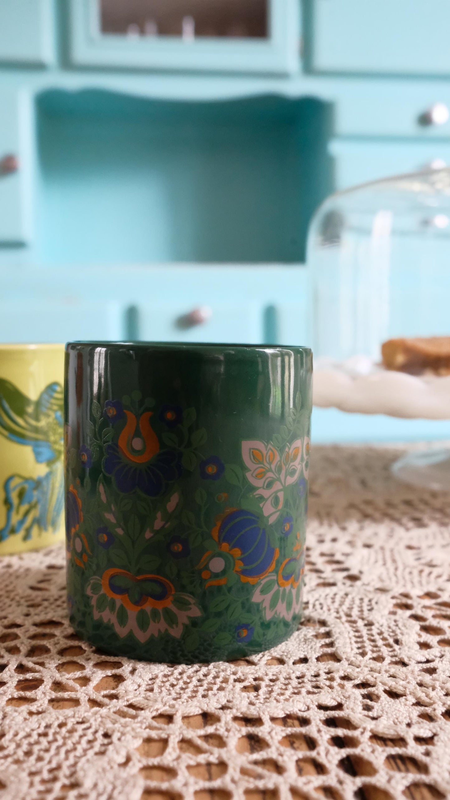 Lot de deux mugs Staffordshire made in England vintage