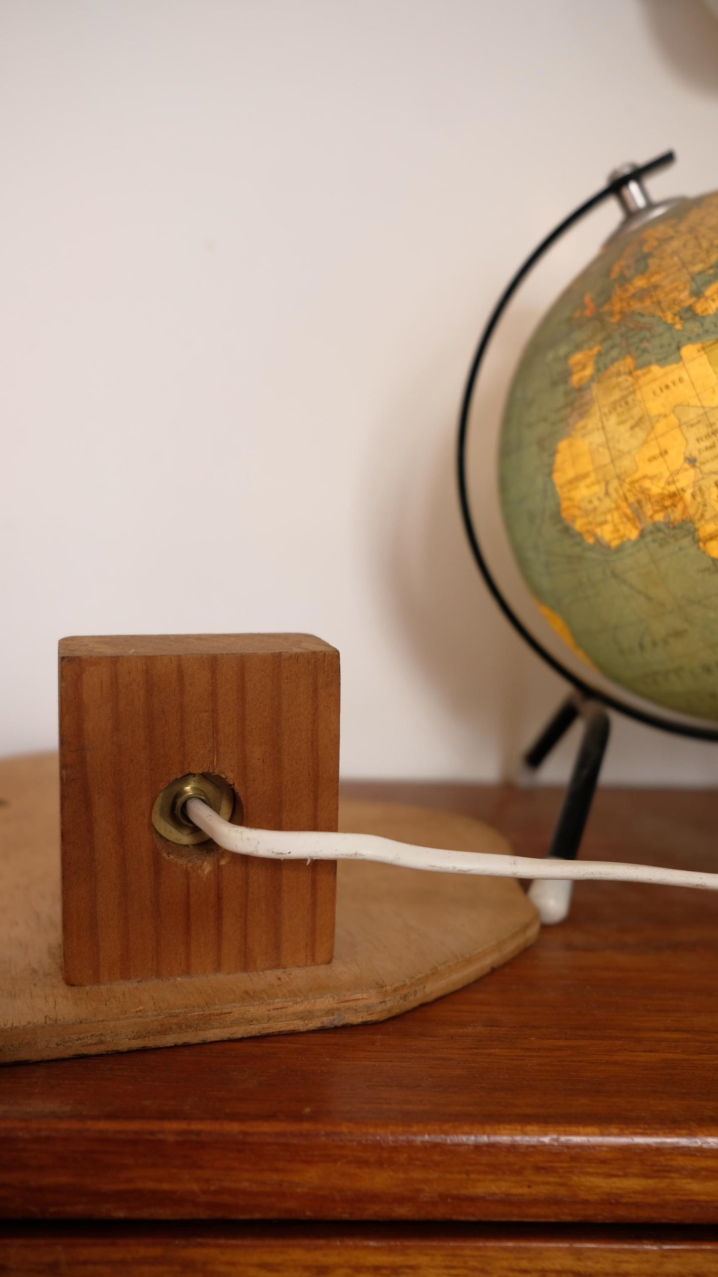 Lampe/applique en bois illustrée par Dick Bruna