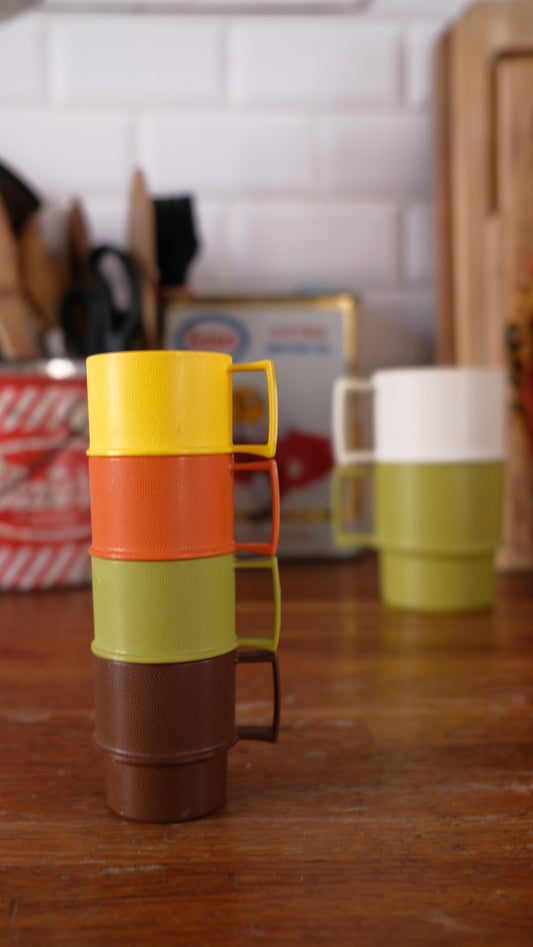 Tasses de dinette tupperware vintage