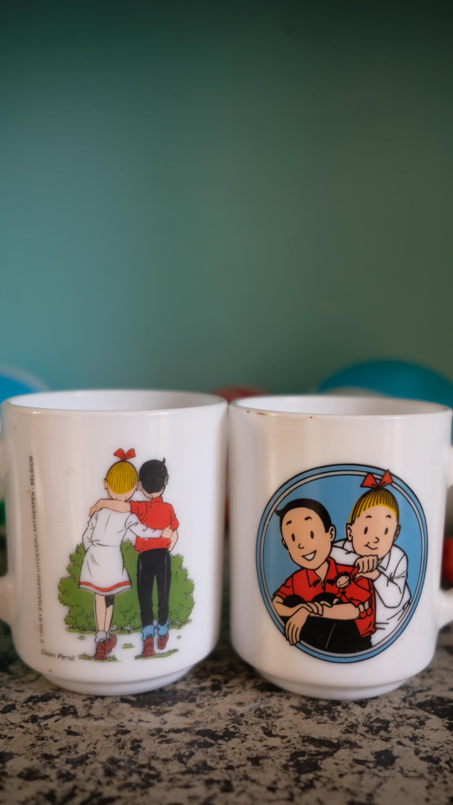 Lot de deux mugs Bob et Bobette vintage en arcopal