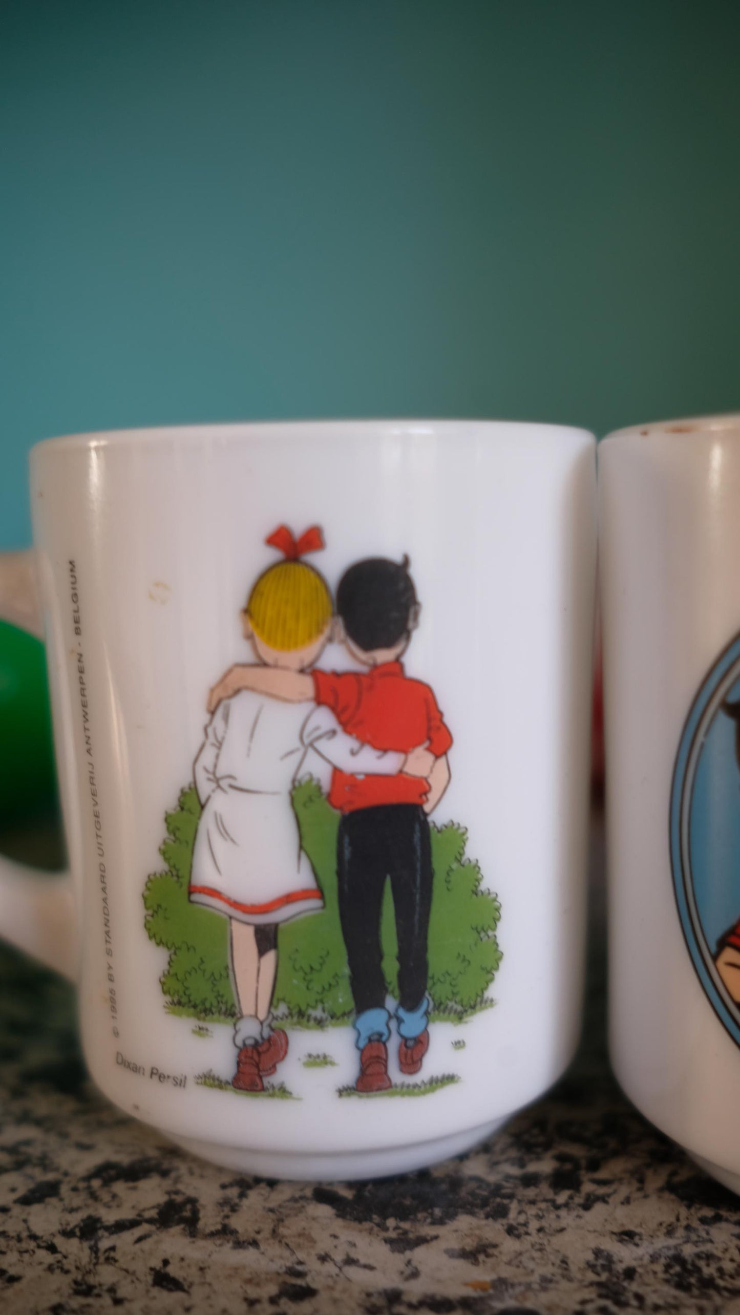 Lot de deux mugs Bob et Bobette vintage en arcopal