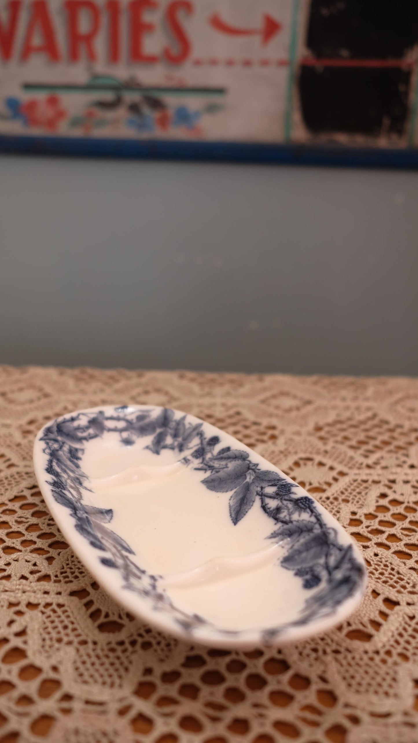 Porte savon terre de fer vintage modèle ronces