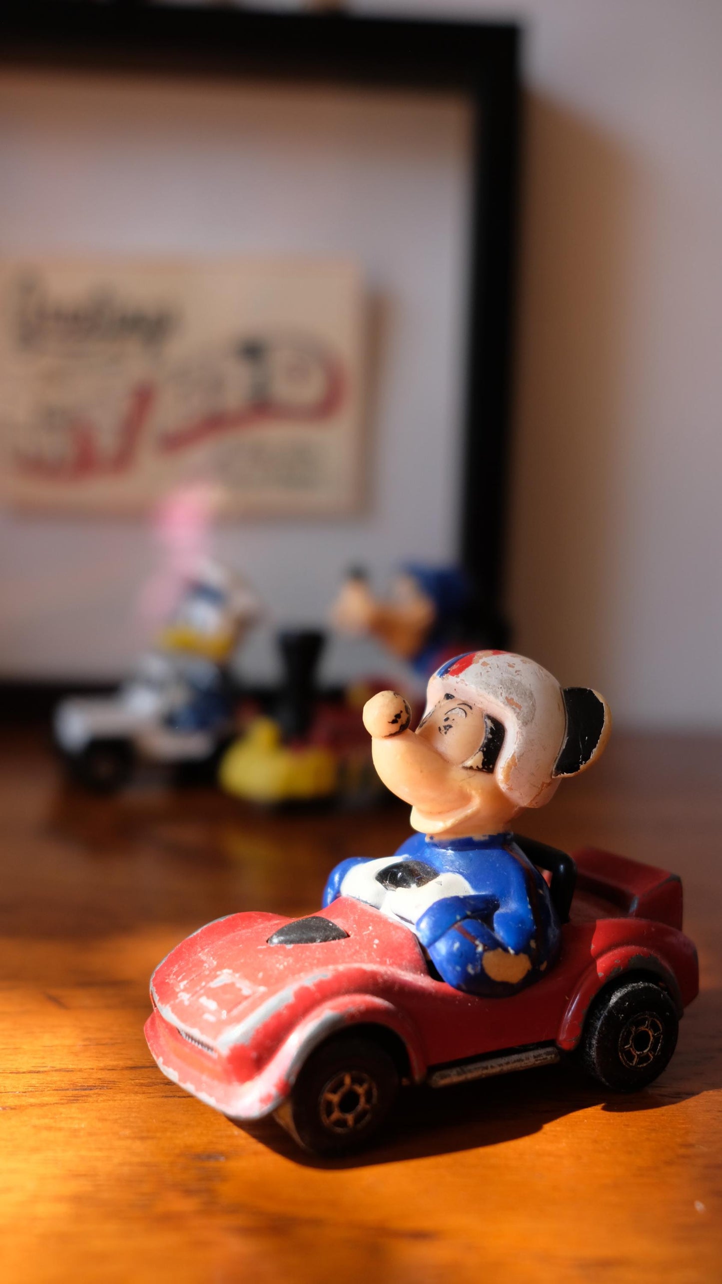 Lot de trois petites voitures Matchbox Mickey vintage