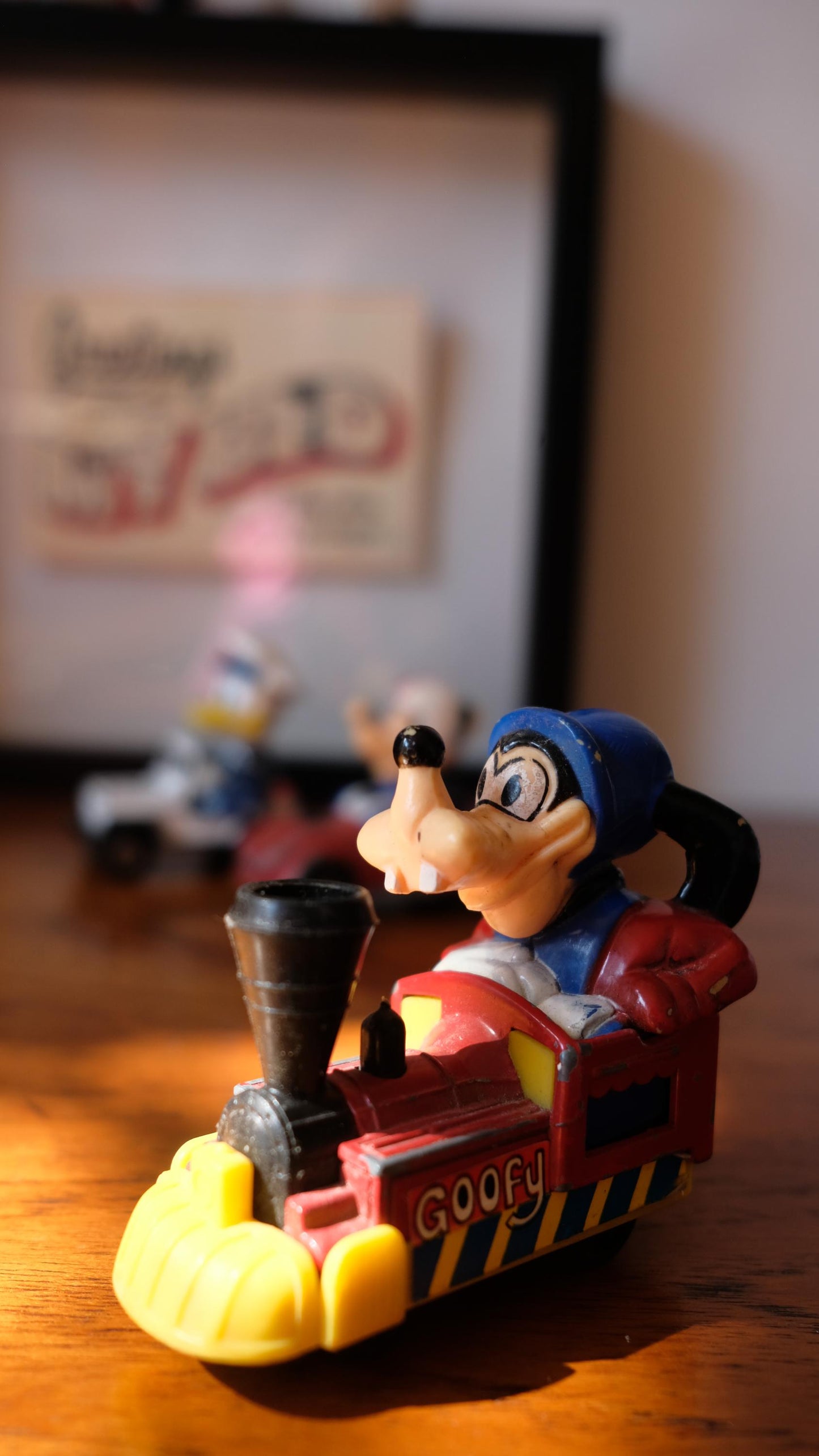 Lot de trois petites voitures Matchbox Mickey vintage