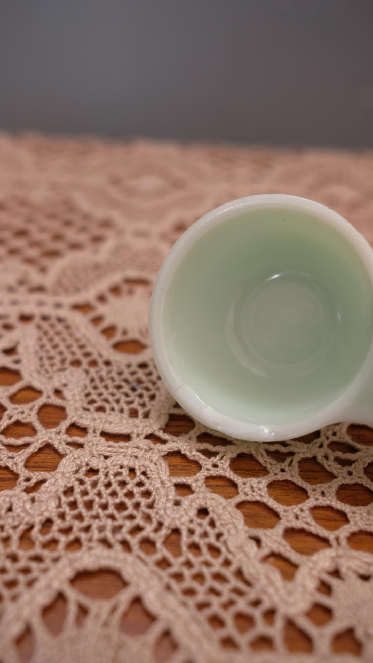 Saleron vintage en opaline