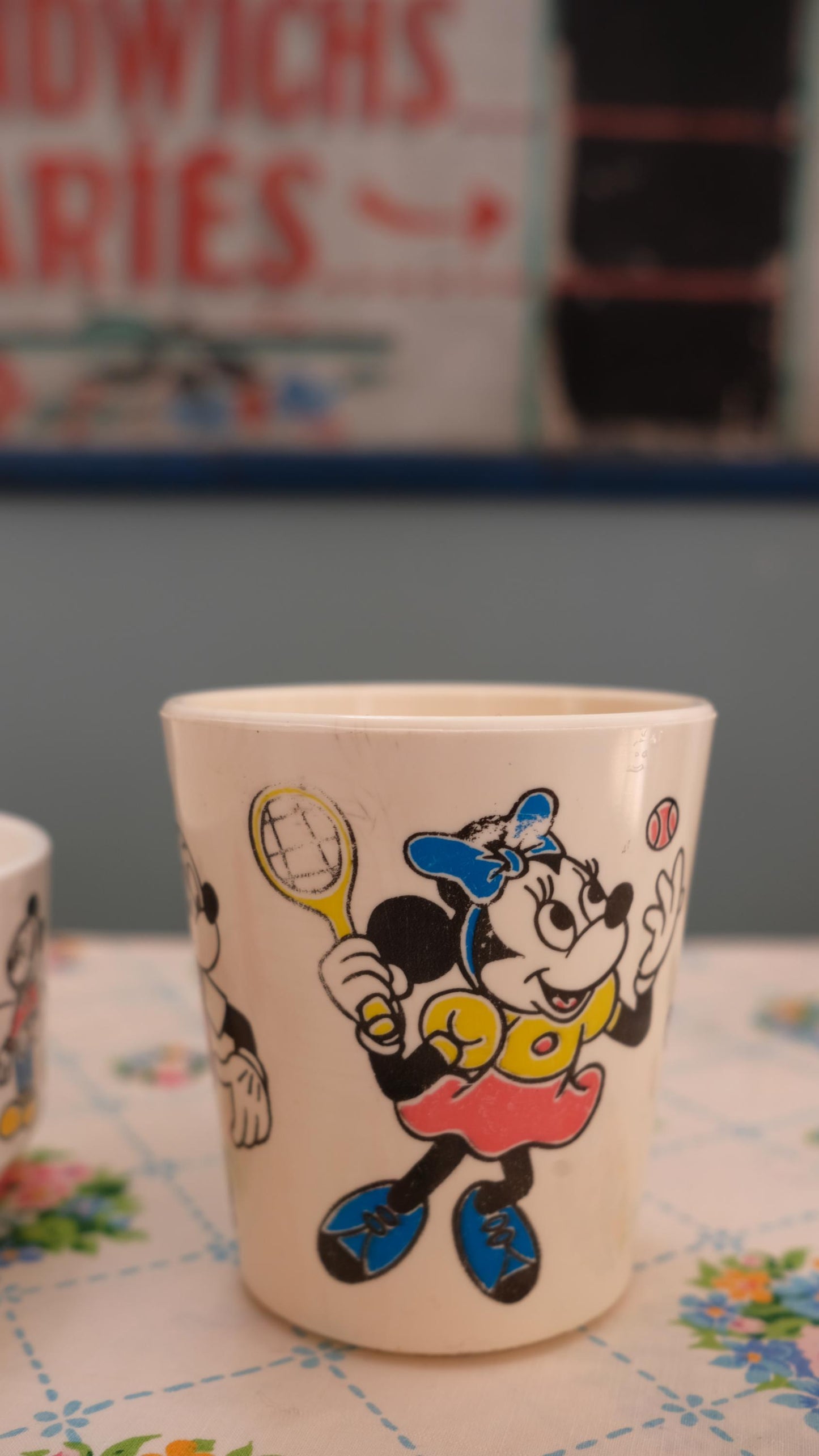 Ensemble de vaisselle vintage Disney en mélaminé