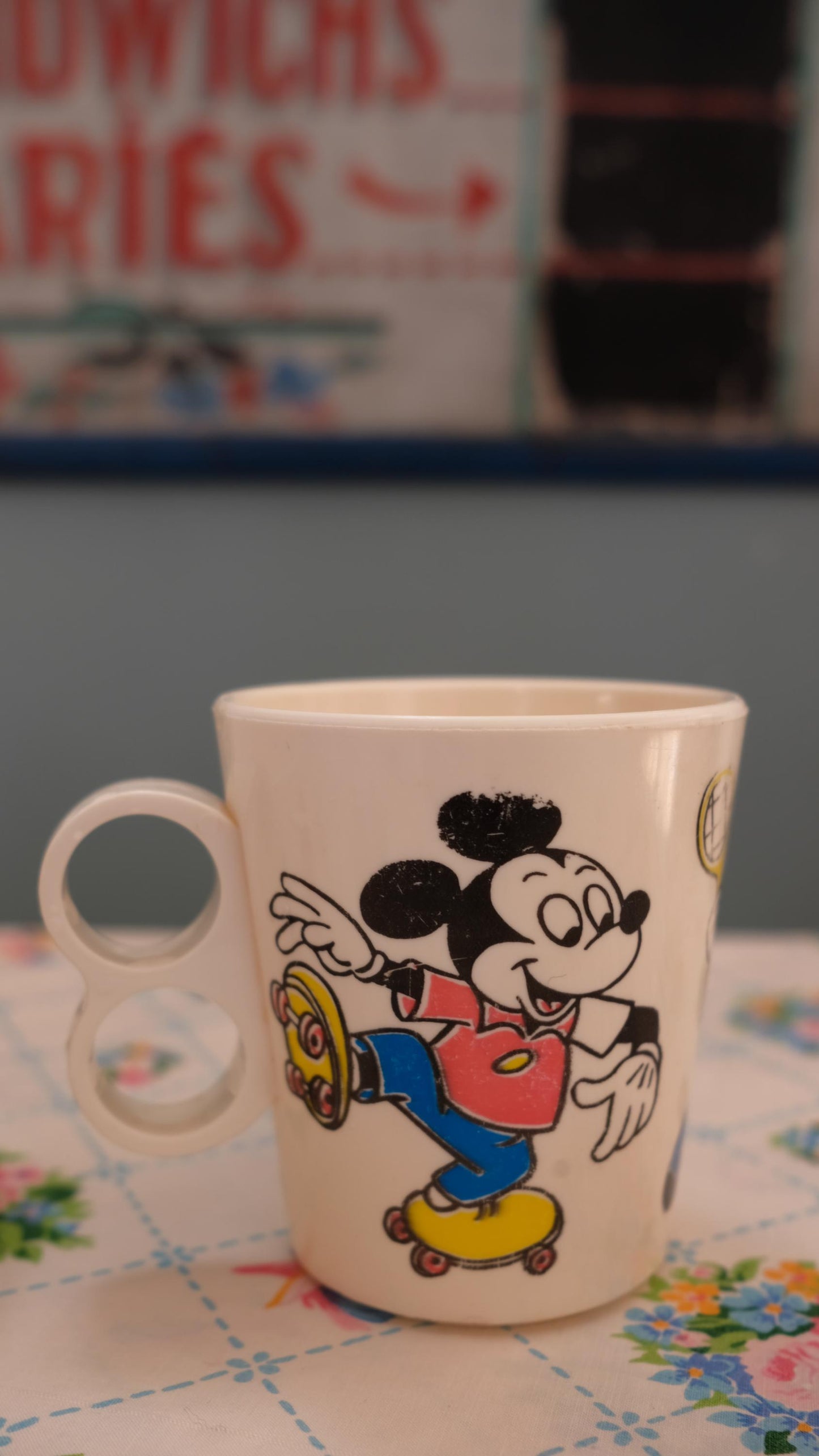 Ensemble de vaisselle vintage Disney en mélaminé
