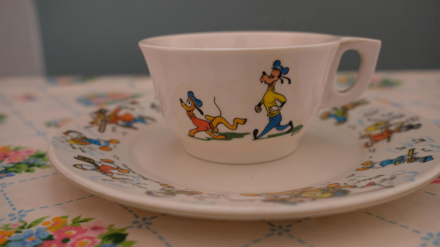 Lot assiette + tasse en mélaminé Disney vintage