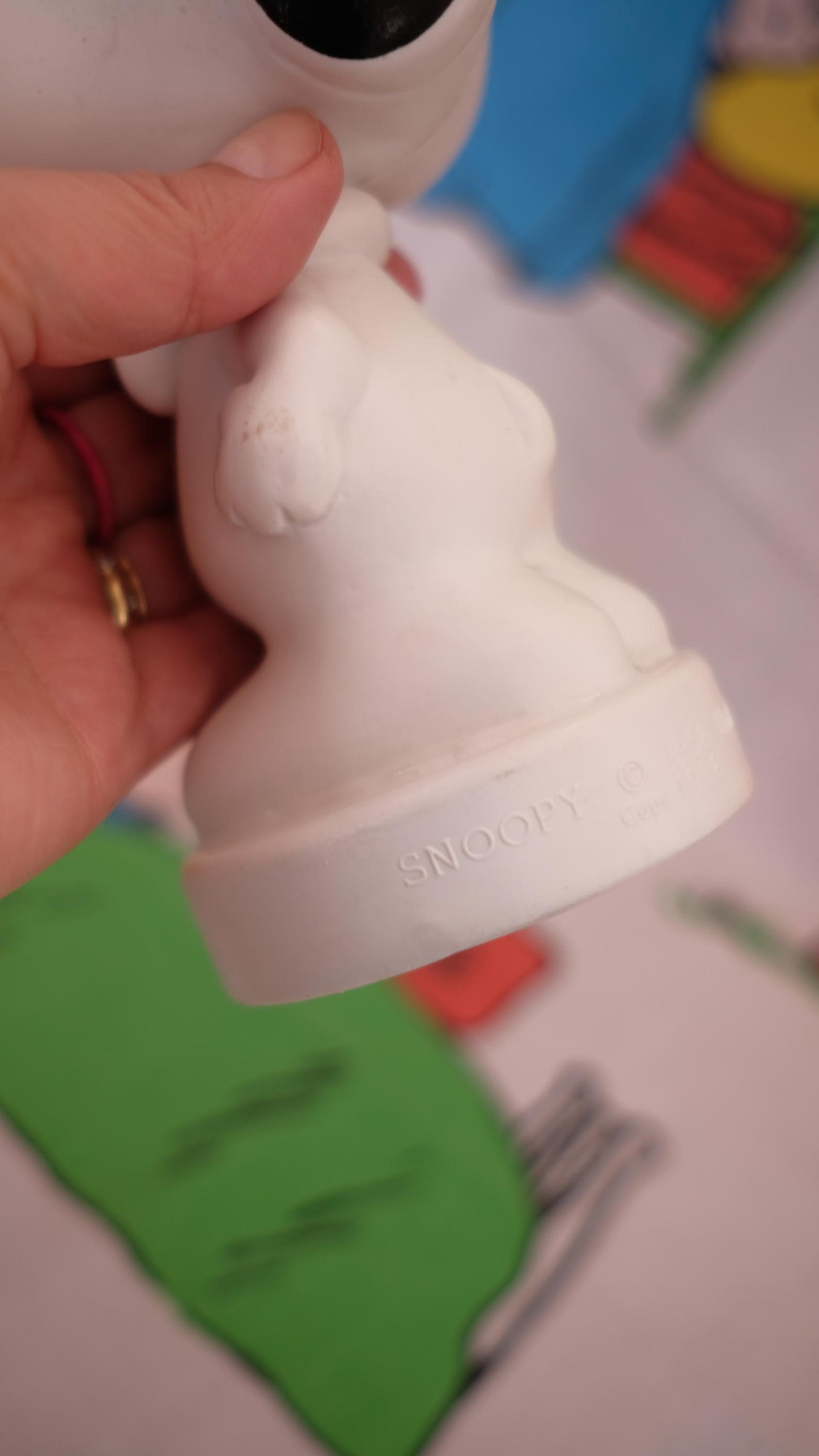 Bouteille de shampoing snoopy avec son haut de forme vintage
